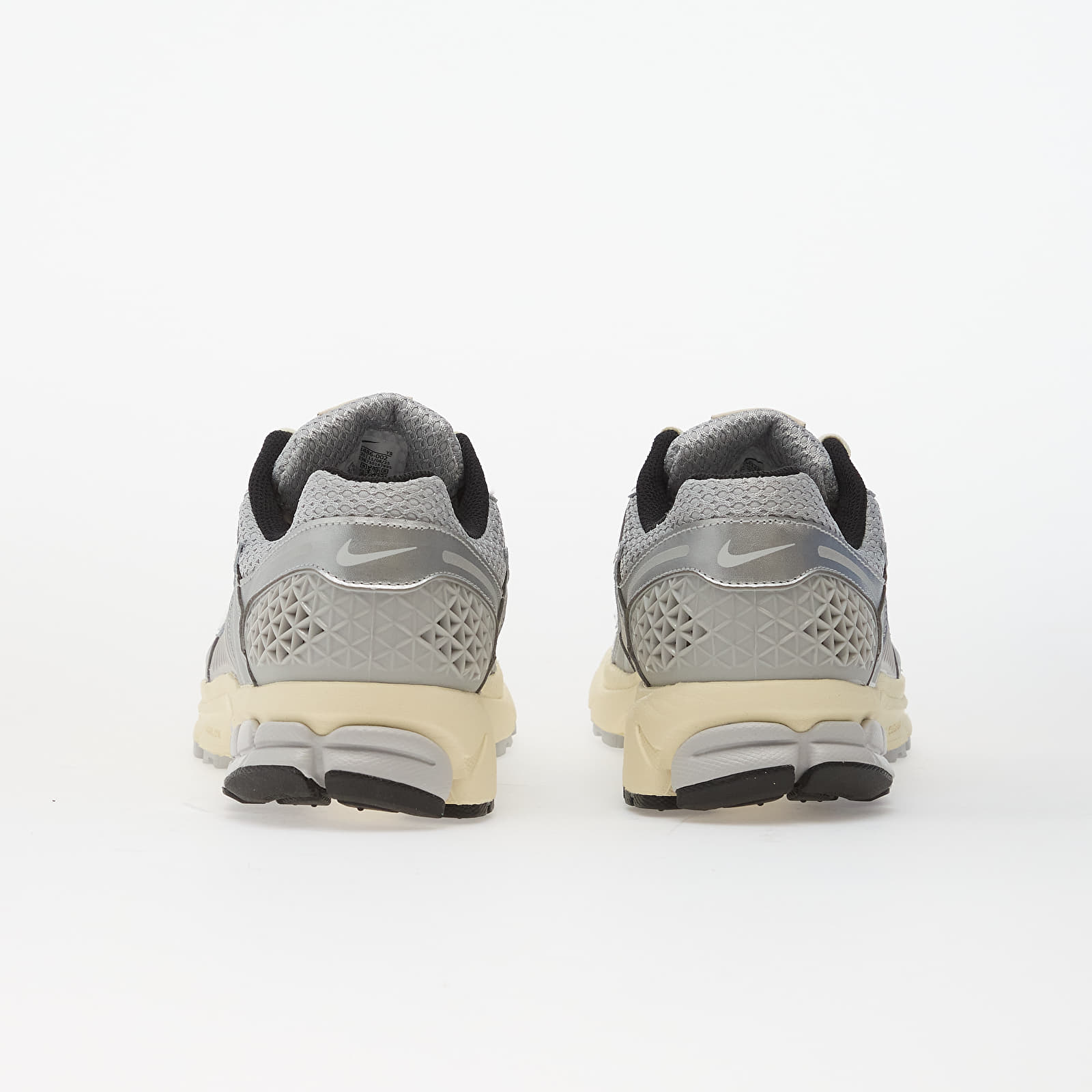 Moški čevlji Nike Zoom Vomero 5 Grey Fog/ Chrome-Metallic Silver