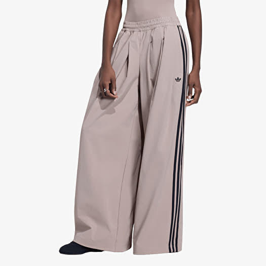 Calças de treino adidas Adilenium 5.0 Og Adilenium Track Tracksuit Bottoms With Pleats Chalky Brown