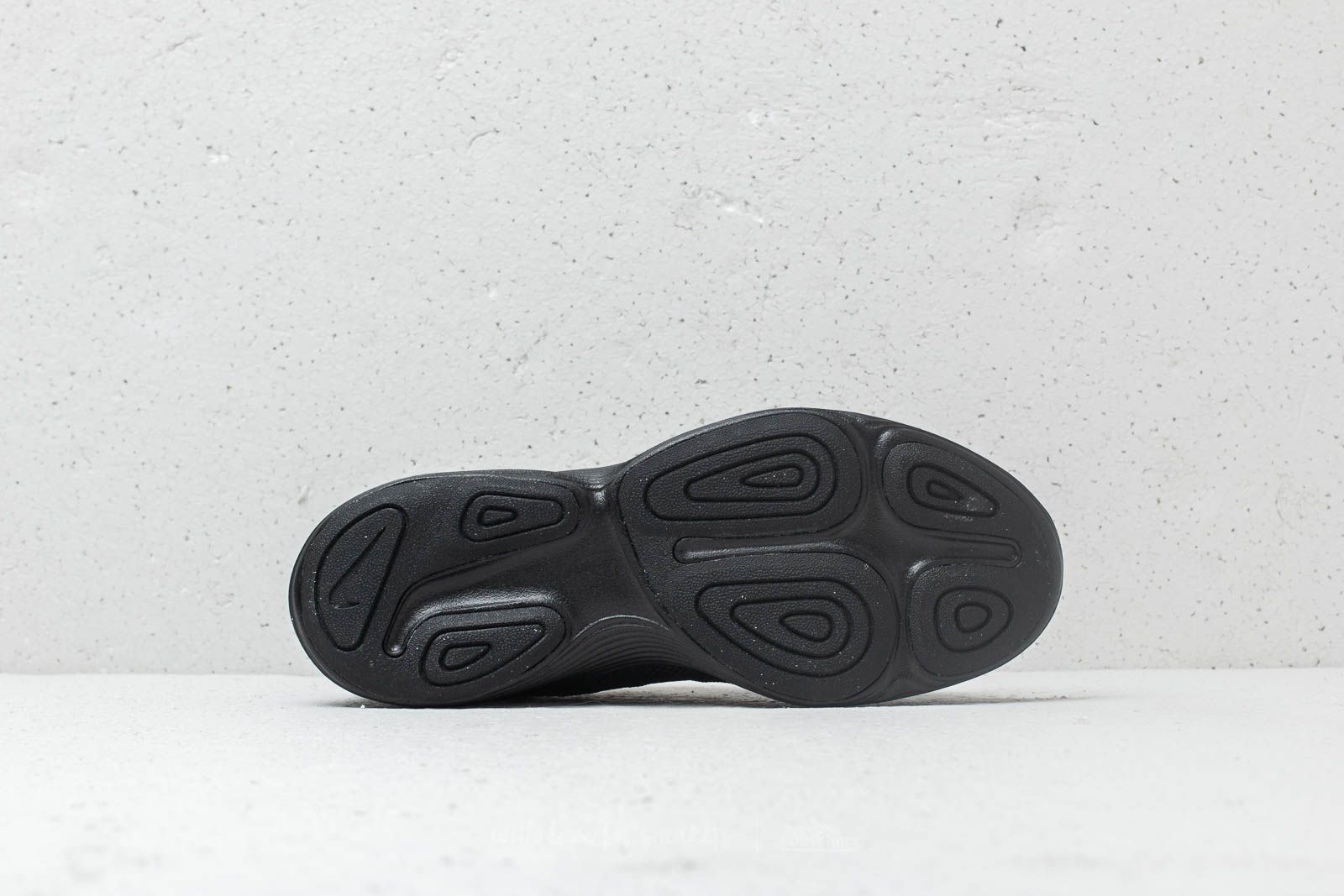 Nike revolution 4 black cheap