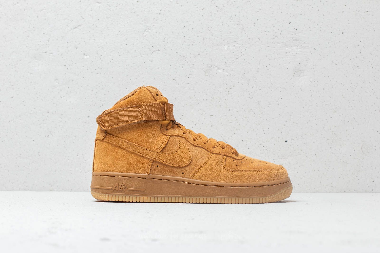 Nike air force 1 high lv8 yellow sale