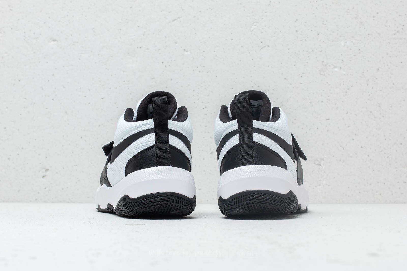 Scarpe donna Nike Team Hustle D 8 (GS) White/ Black