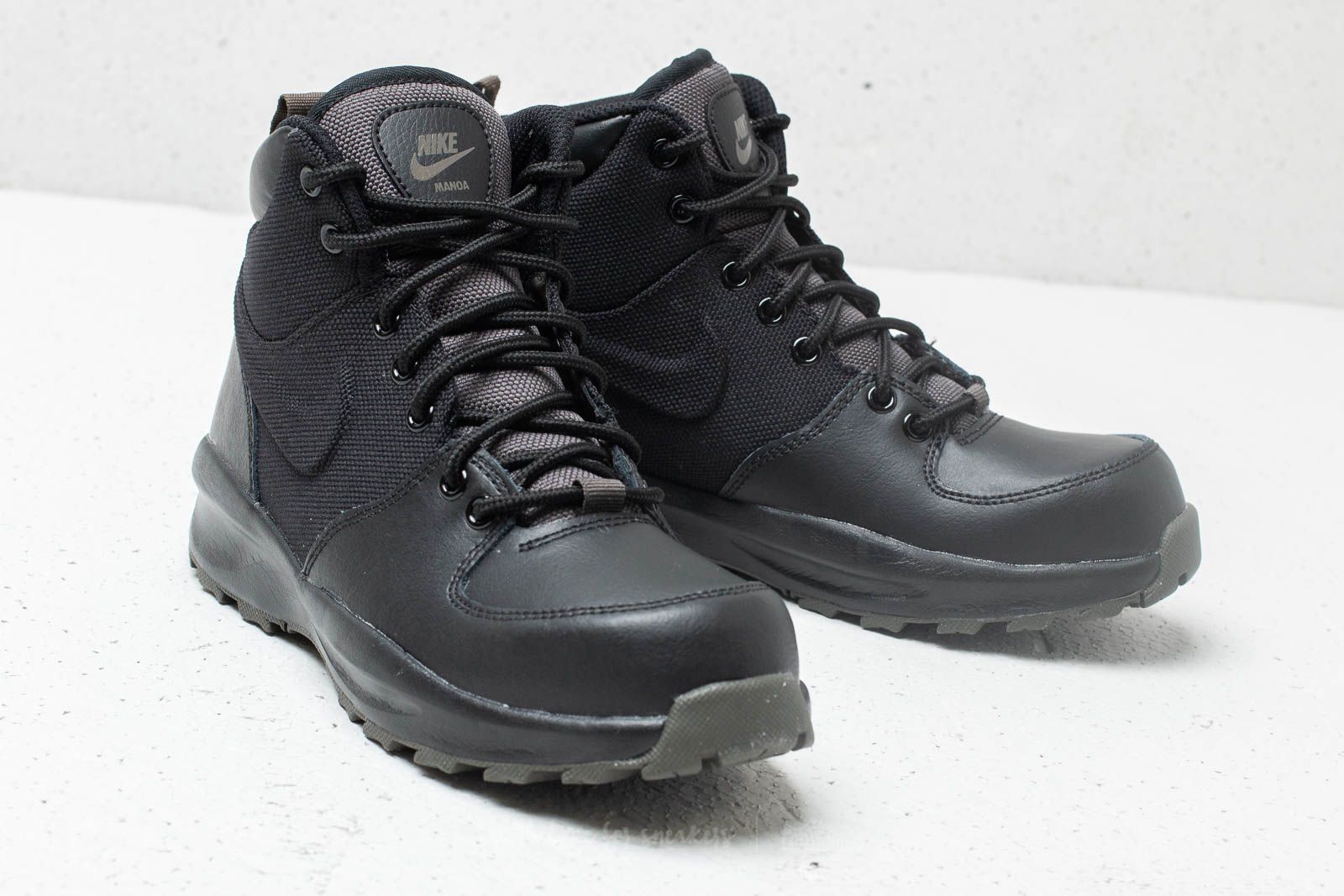 Dámské tenisky a boty Nike Manoa (GS) Black/ Black-Newsprint