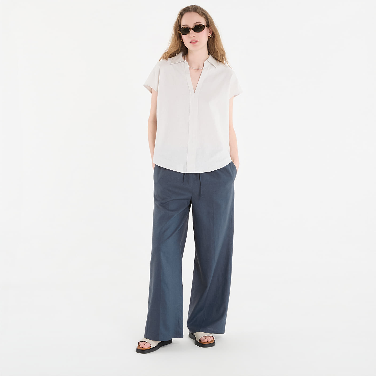 Byxor för kvinnor Calvin Klein Jeans Linen Weekend Casual Pant Biloxi Blues