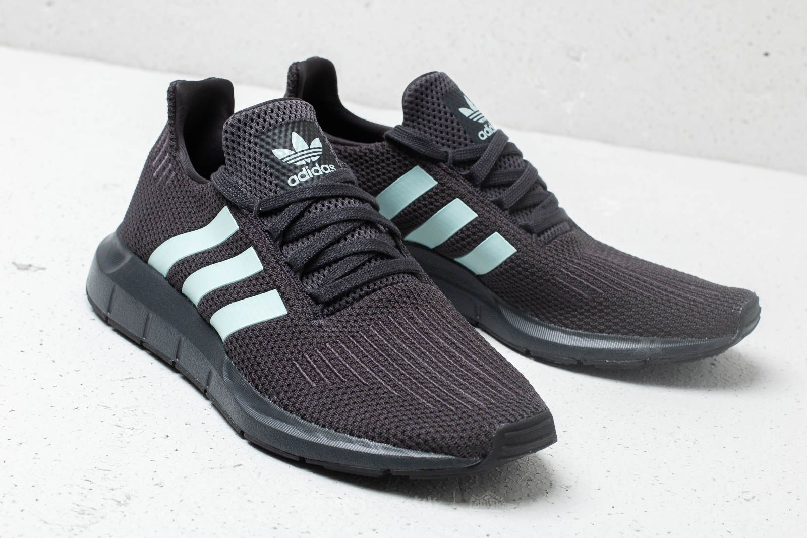 Adidas swift run green black sales