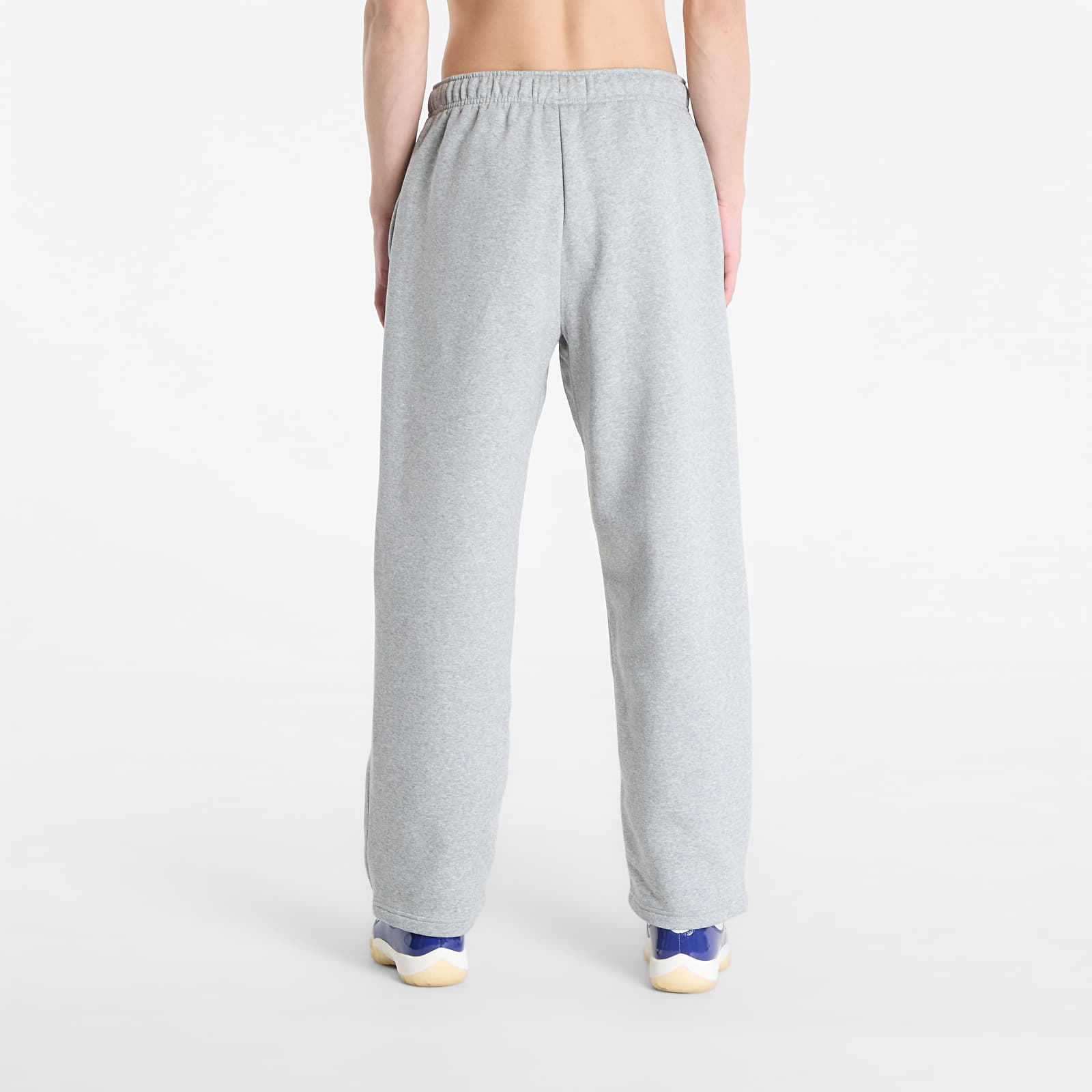 Tepláky Nike Standard Issue Men's Therma-FIT Brushed Open-Hem Basketball Pants Dk Grey Heather/ Black