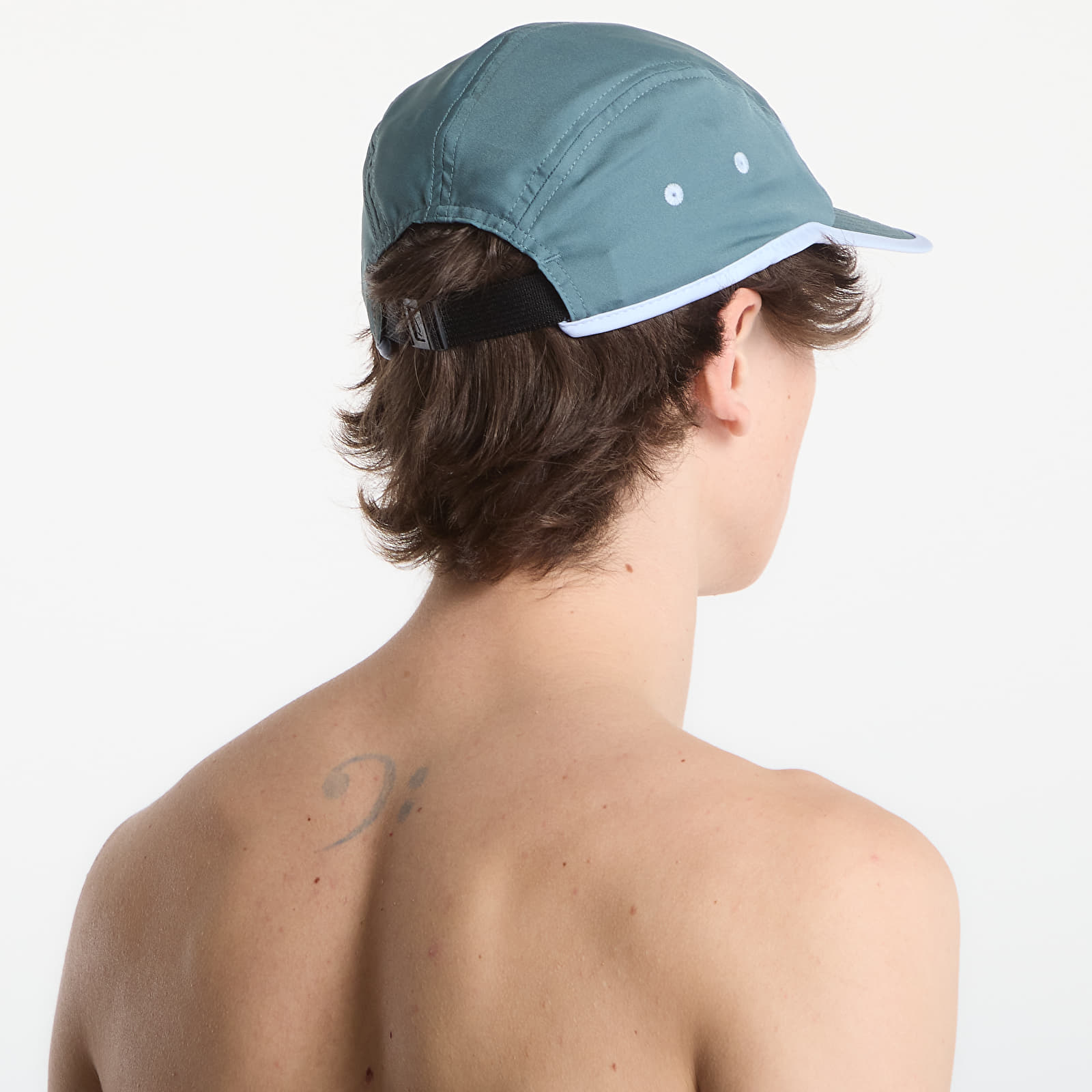 Mützen für Männer Nike Fly Dri-FIT Unstructured Swoosh Cap Mineral Slate/ Hydrogen Blue/ Team Crimson