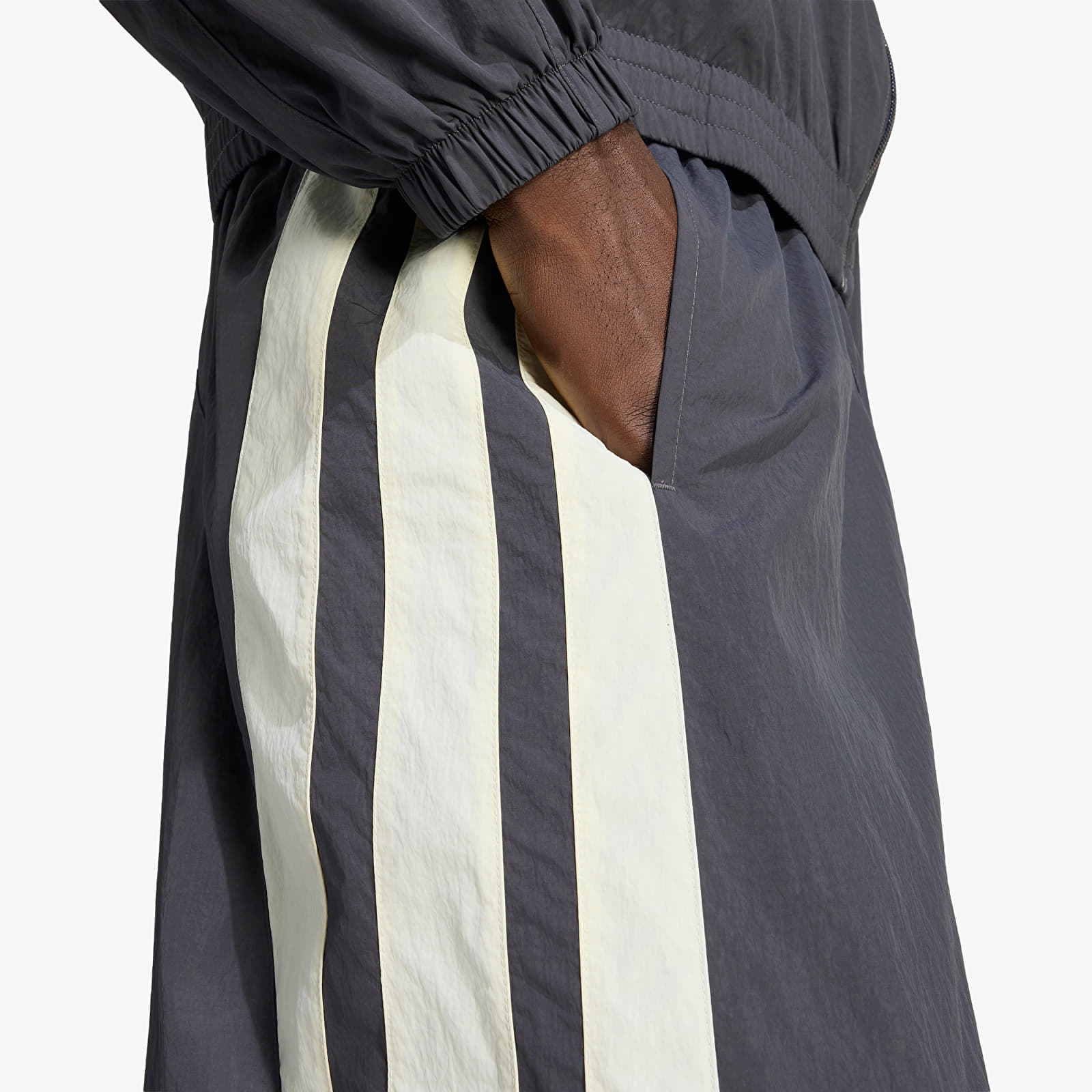 Pánske nohavice adidas Santiago Track Pant Utility Black