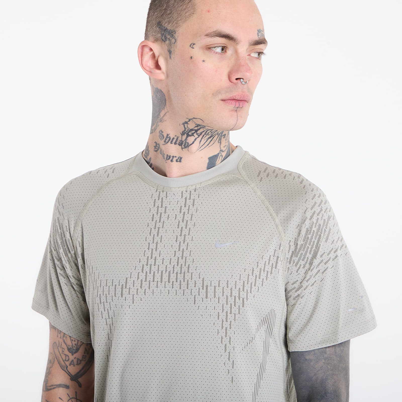 Pánská trička Nike Stride Plus Men's Dri-FIT ADV Short-Sleeve Running Top Spruce Fog/ Light Army/ Reflective Silv