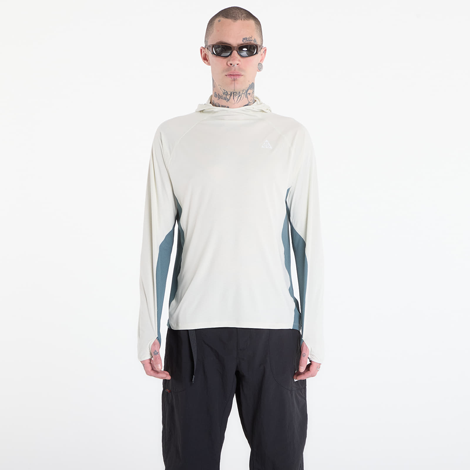 Футболки Nike ACG "Solar Chase" Men's Dri-FIT UV Long-Sleeve Hooded Top Sea Glass/ Mineral Slate/ Summit White
