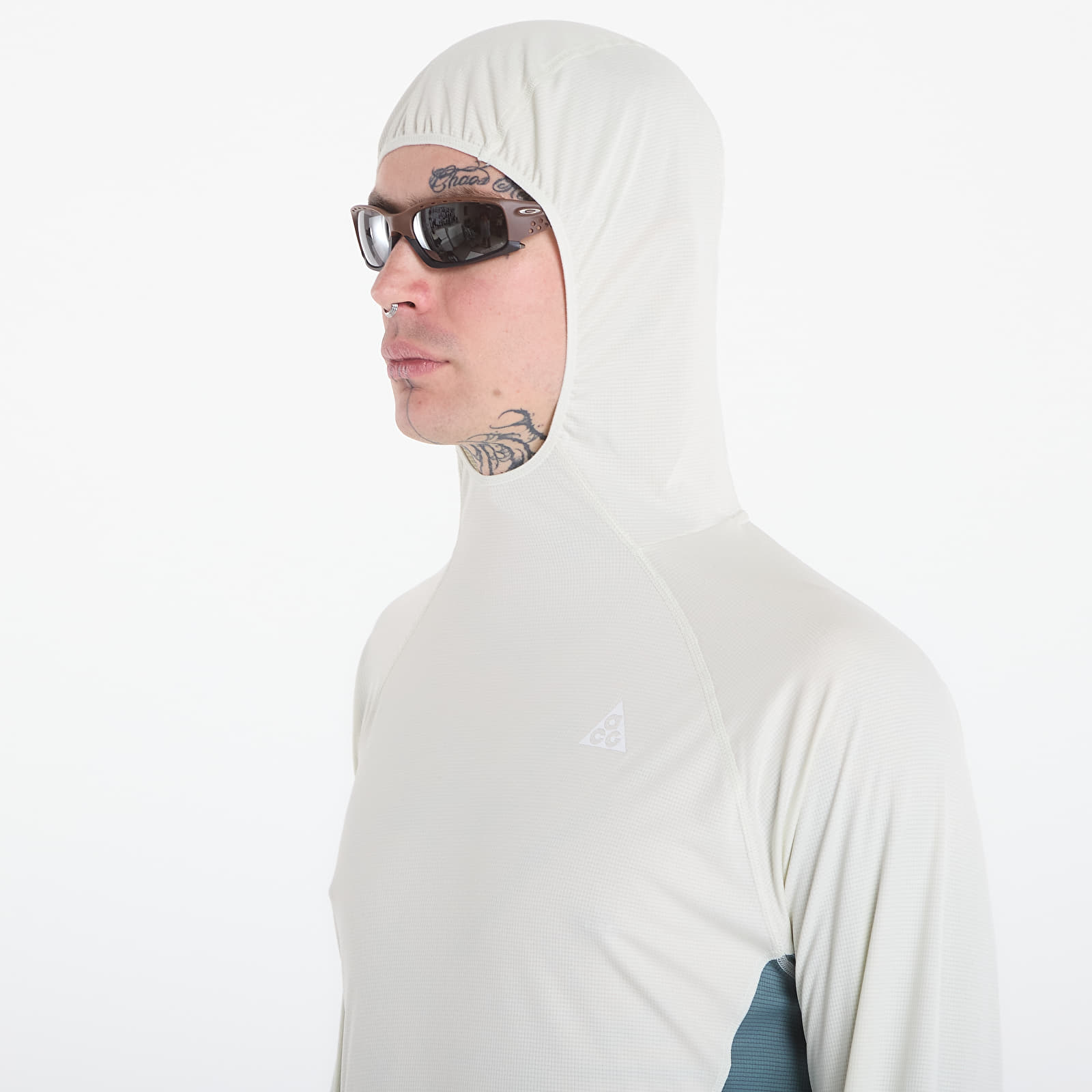 Футболки Nike ACG "Solar Chase" Men's Dri-FIT UV Long-Sleeve Hooded Top Sea Glass/ Mineral Slate/ Summit White