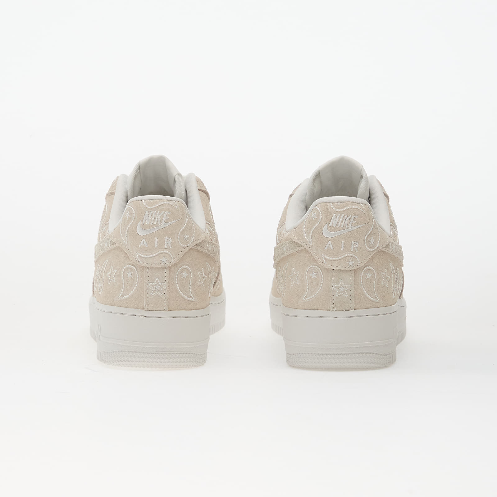 Мужская обувь Nike Air Force 1 '07 Lv8 Summit White/ Summit White
