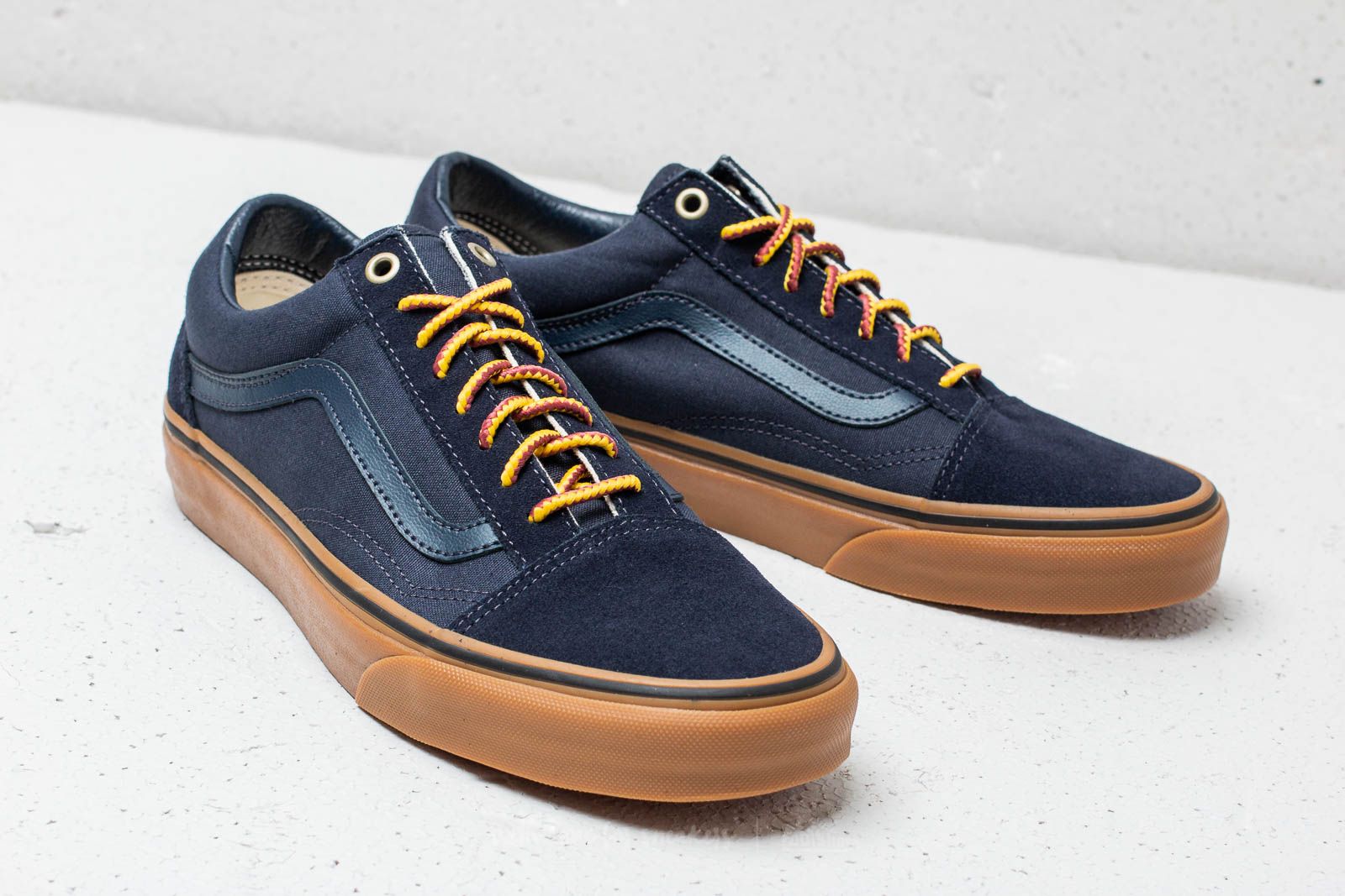 Vans old skool sky hot sale captain & gum kids shoes