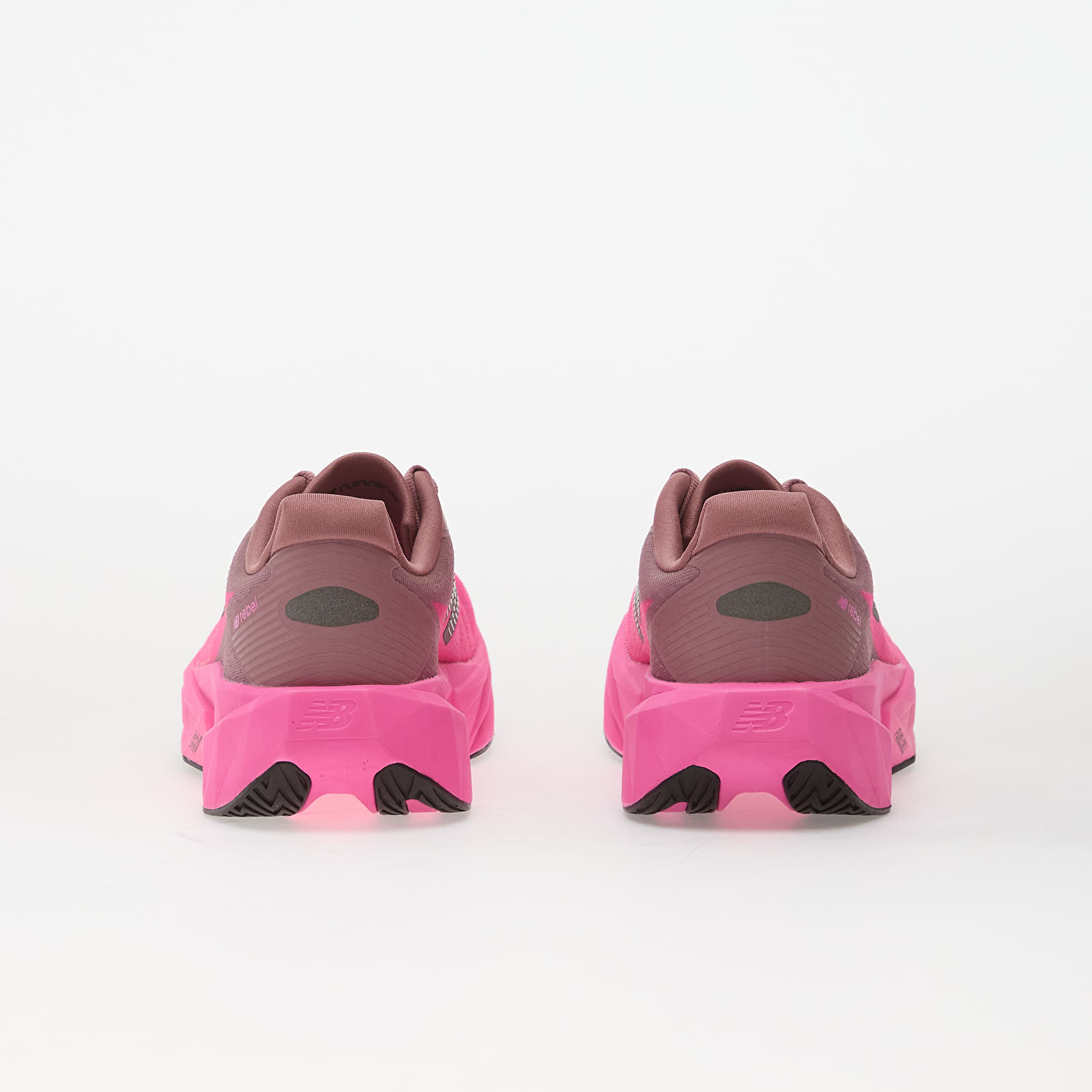 Damesko New Balance FuelCell Rebel v5 Pink Heat/ Rosewood