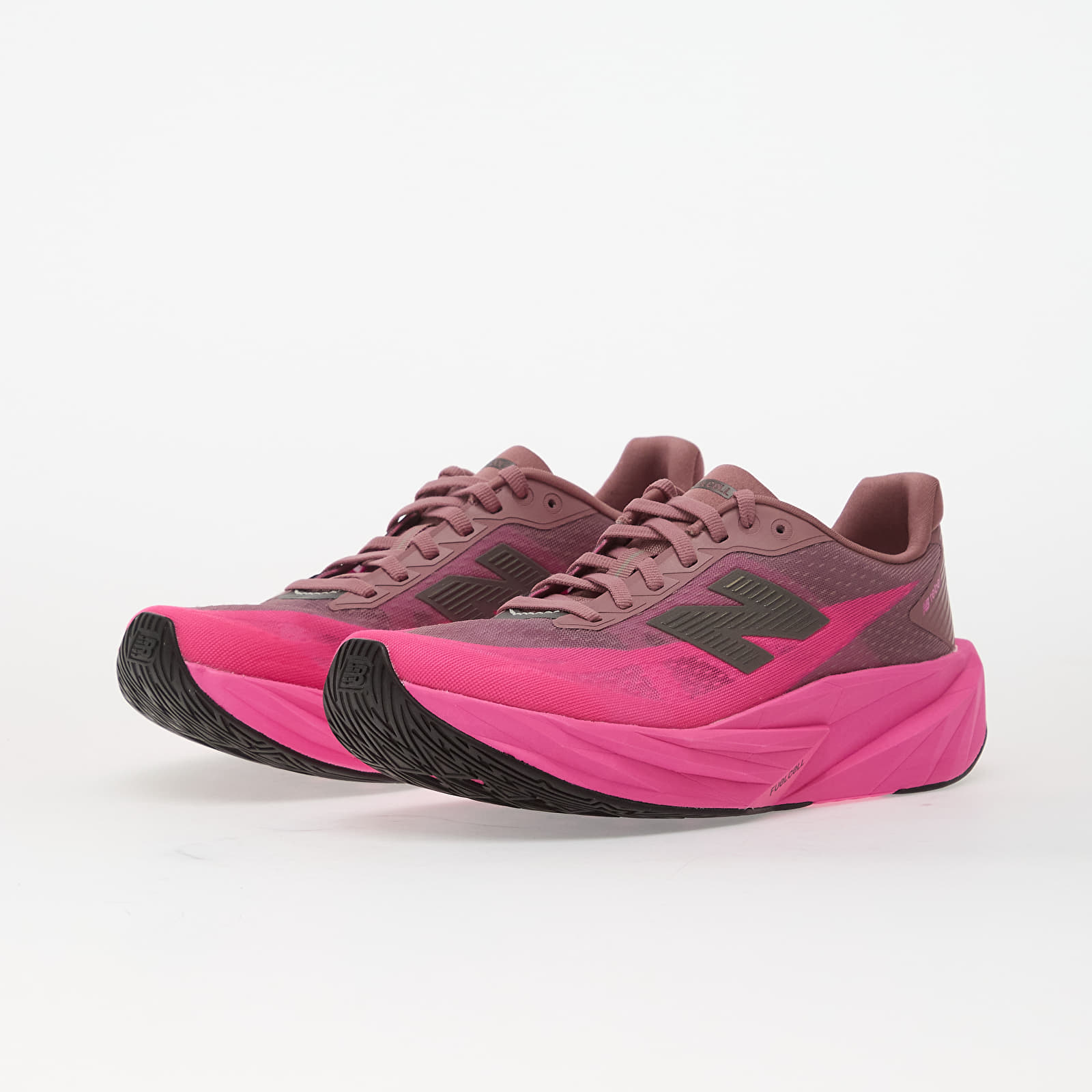 Damesko New Balance FuelCell Rebel v5 Pink Heat/ Rosewood