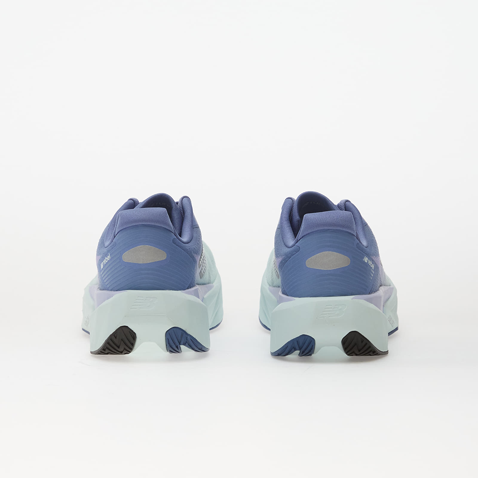 Damesko New Balance FuelCell Rebel v5 Fairweather Blue/ Glint Blue