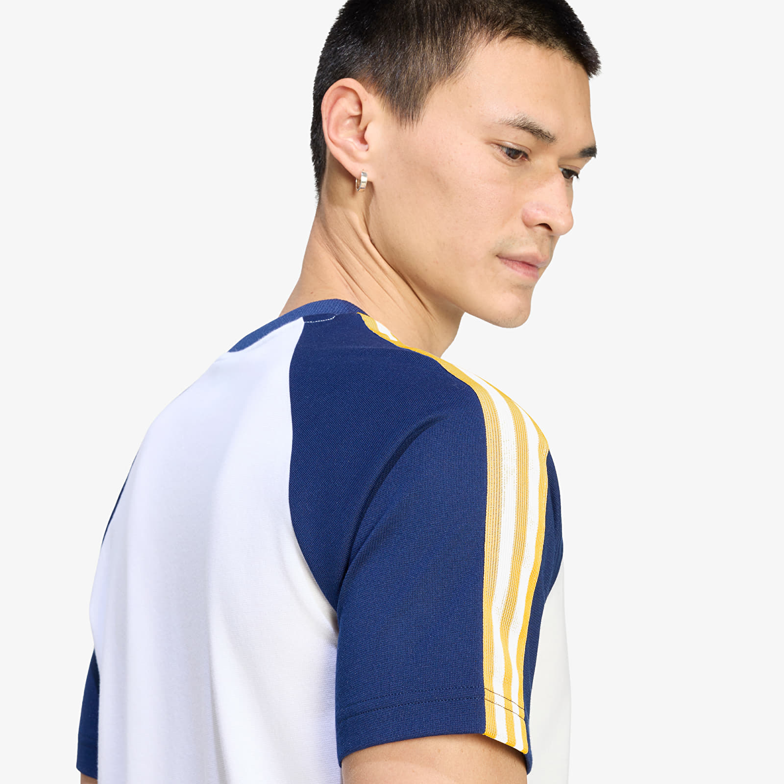 T-shirts adidas Real Madrid Originals T-Shirt White/ Dark Blue