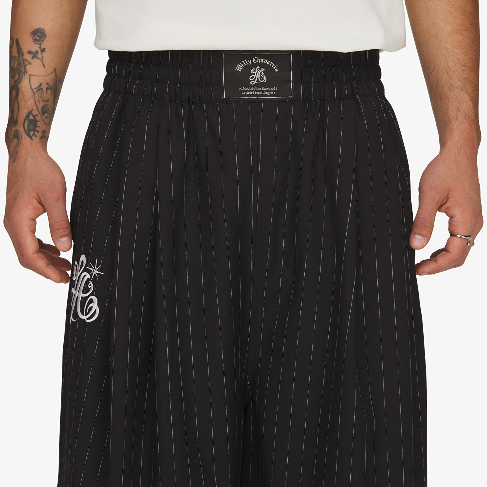 Kurzhosen adidas x Willy Chavarria Pinstripe Long Short Black/ White