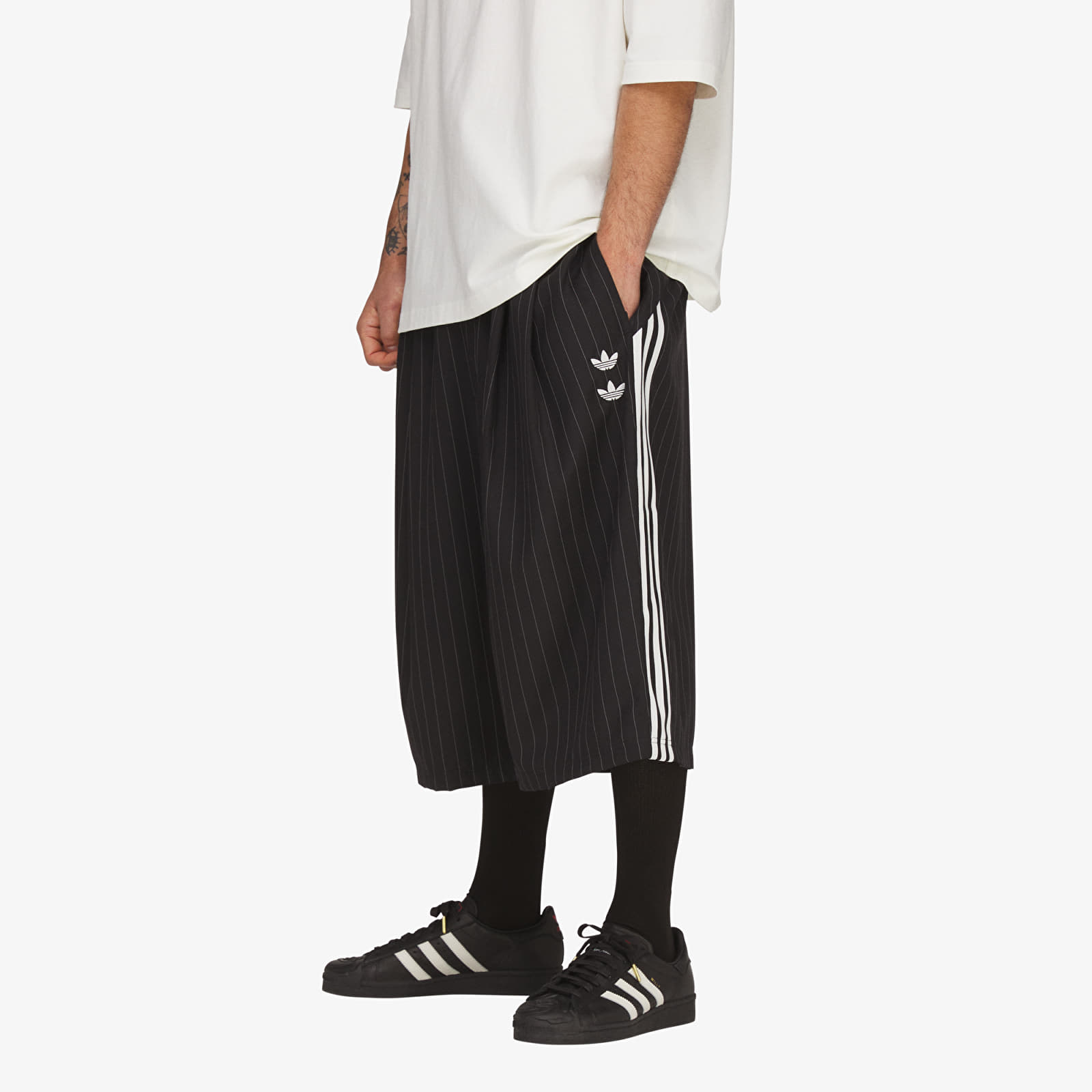 Kurzhosen adidas x Willy Chavarria Pinstripe Long Short Black/ White