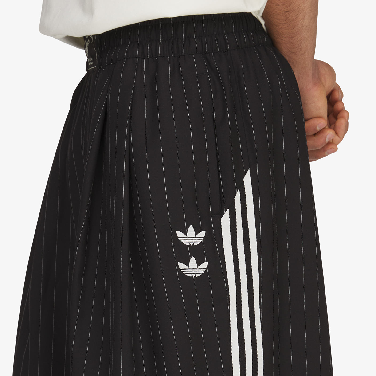 Kurzhosen adidas x Willy Chavarria Pinstripe Long Short Black/ White