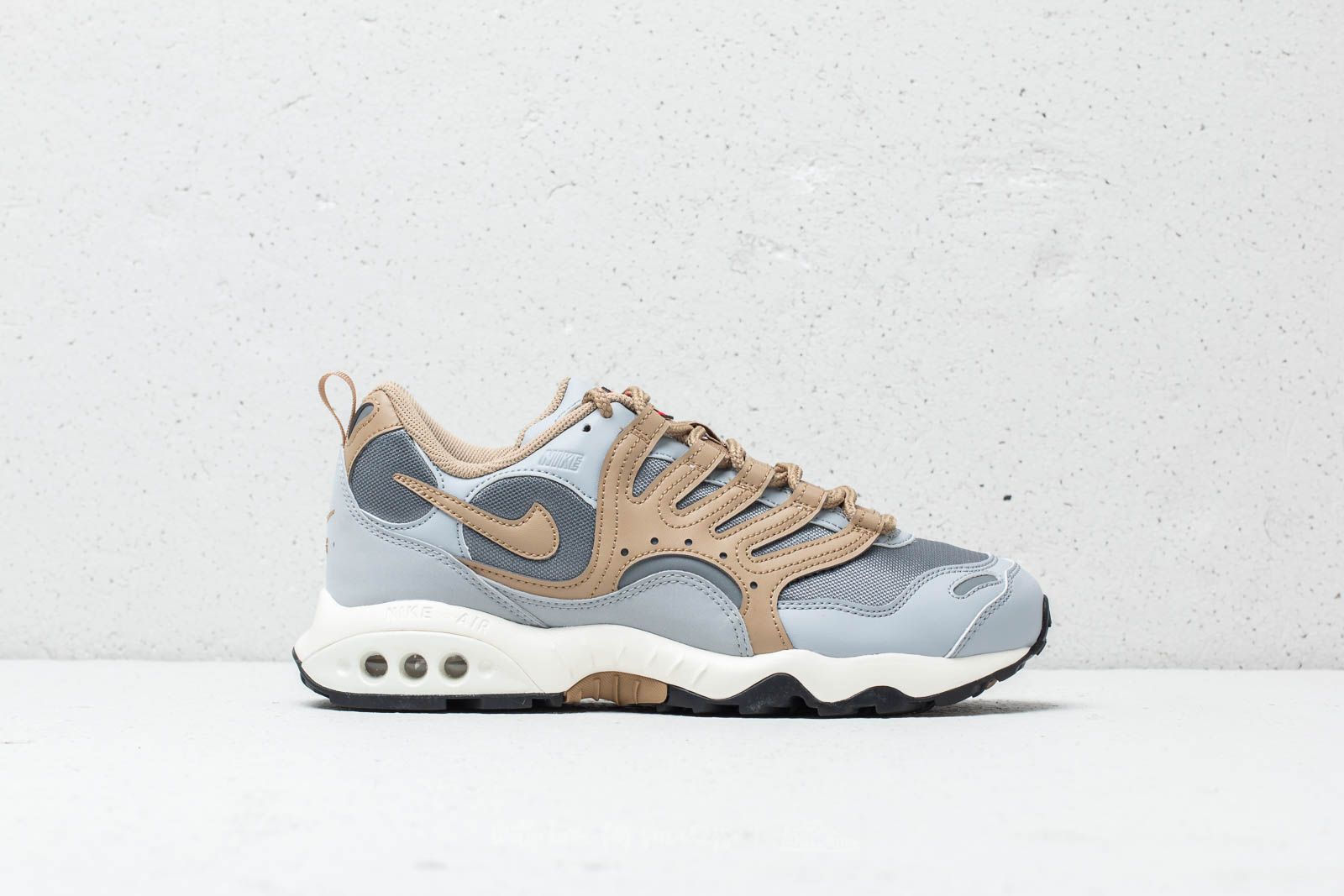 Men s shoes Nike Air Terra Humara 18 Wolf Grey Parachute Beige