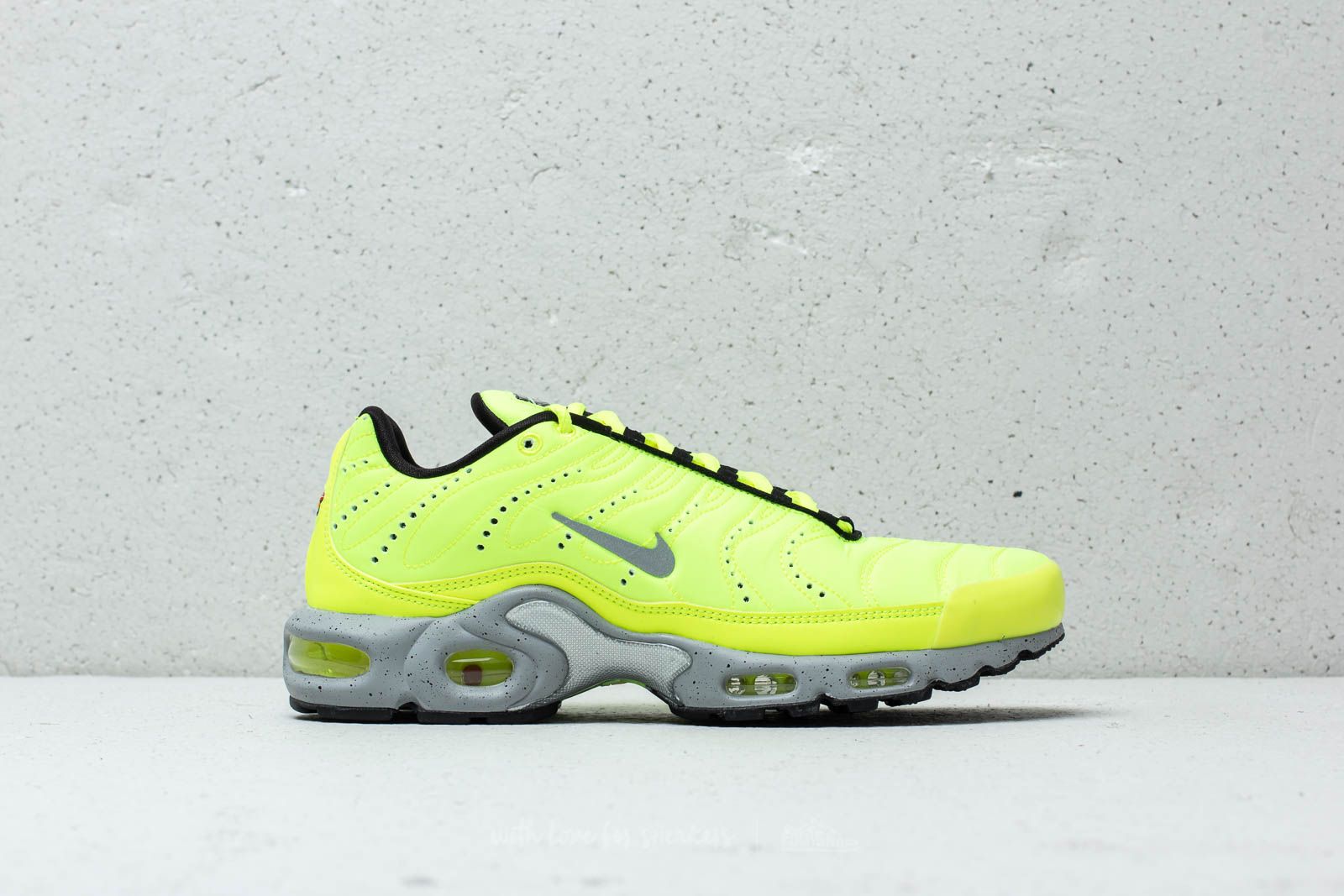 Air max plus premium volt matte silver  and  grey sales