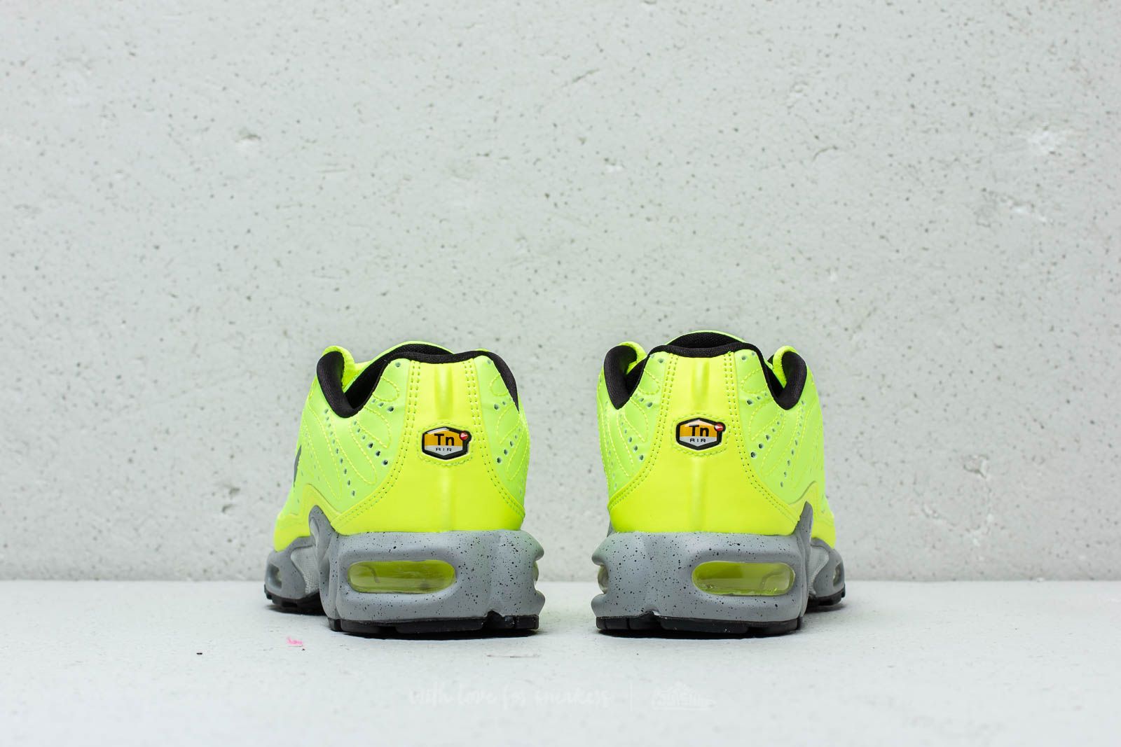 Nike air max plus premium volt matte silver  and  grey online
