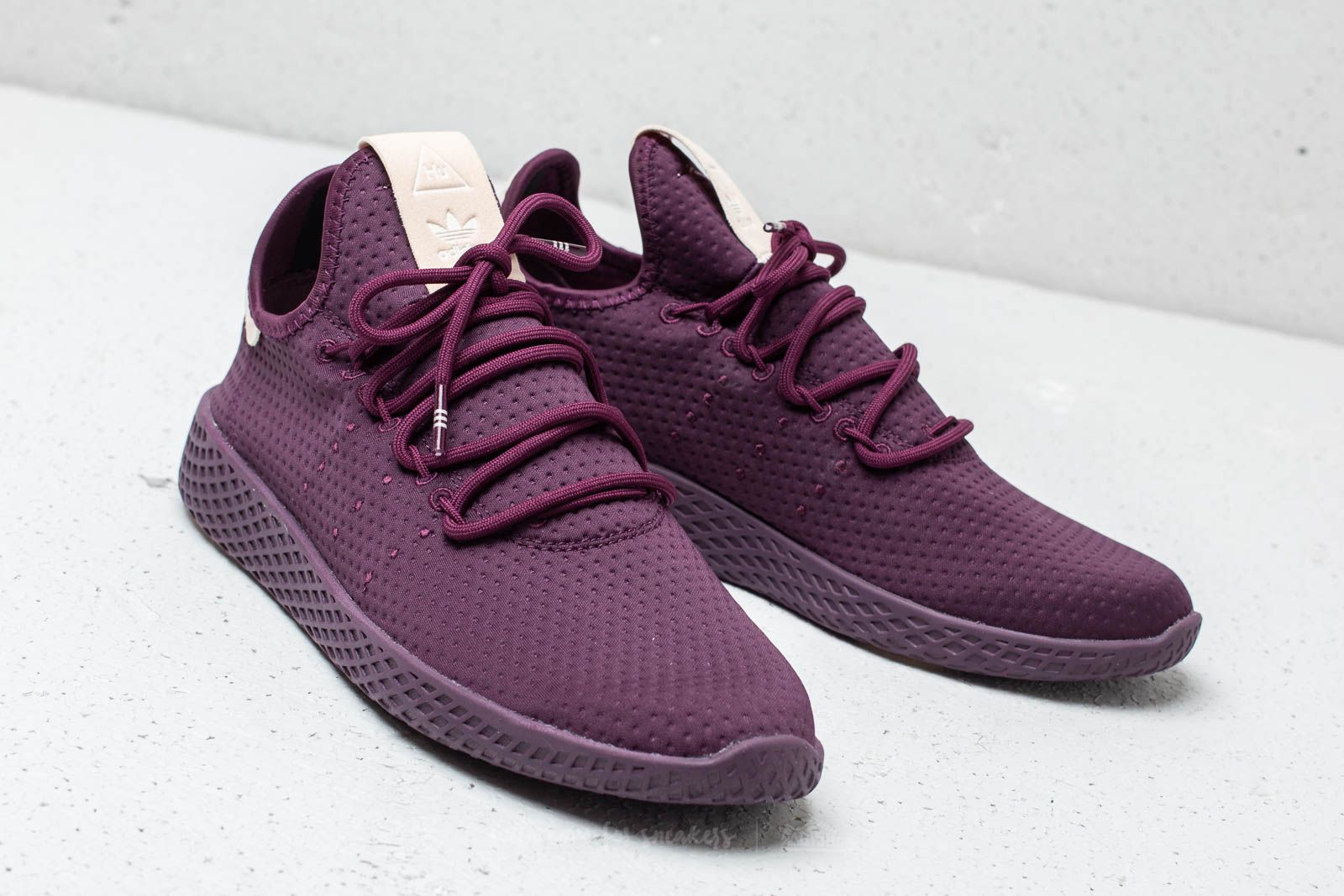 Damen Sneaker und Schuhe adidas x Pharrell Williams Tennis HU W Red Night Red Night Off White Footshop