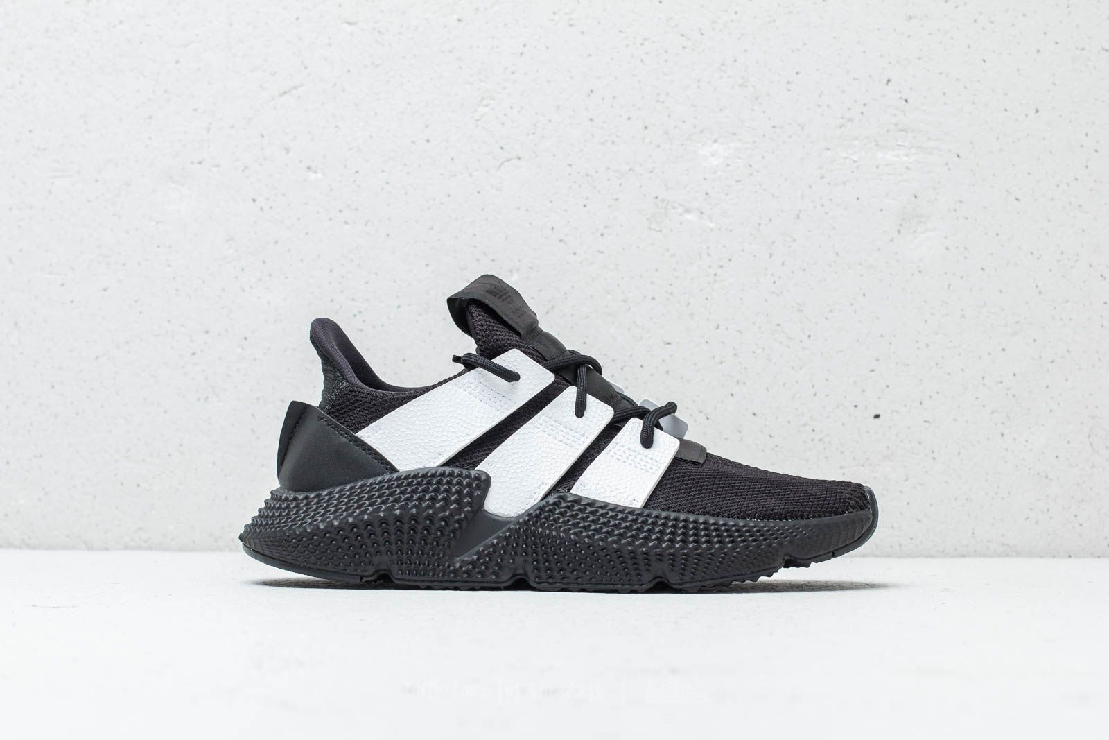 Prophere black clearance white