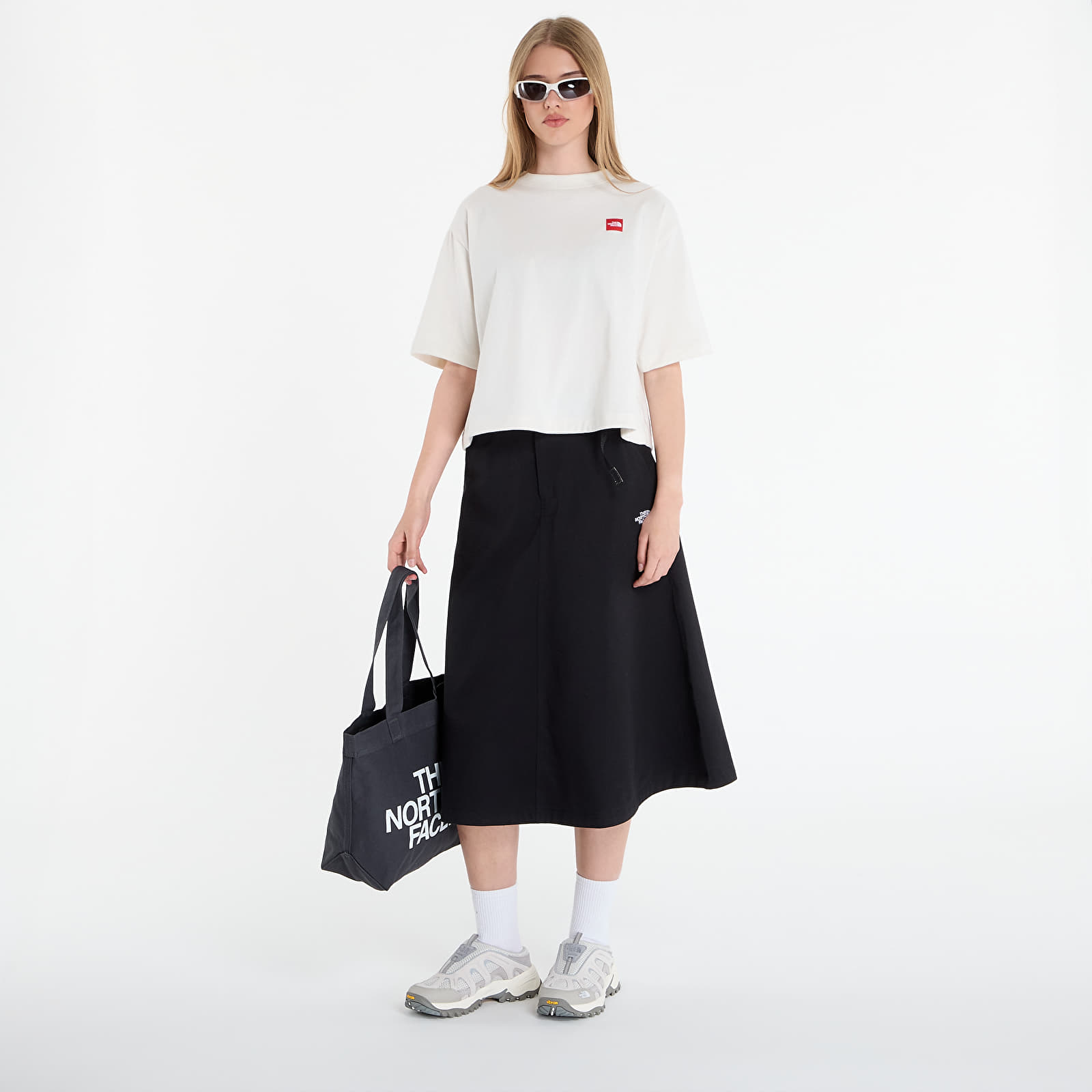 T-shirty damskie The North Face Redbox S/S Boxy Tee White Dune