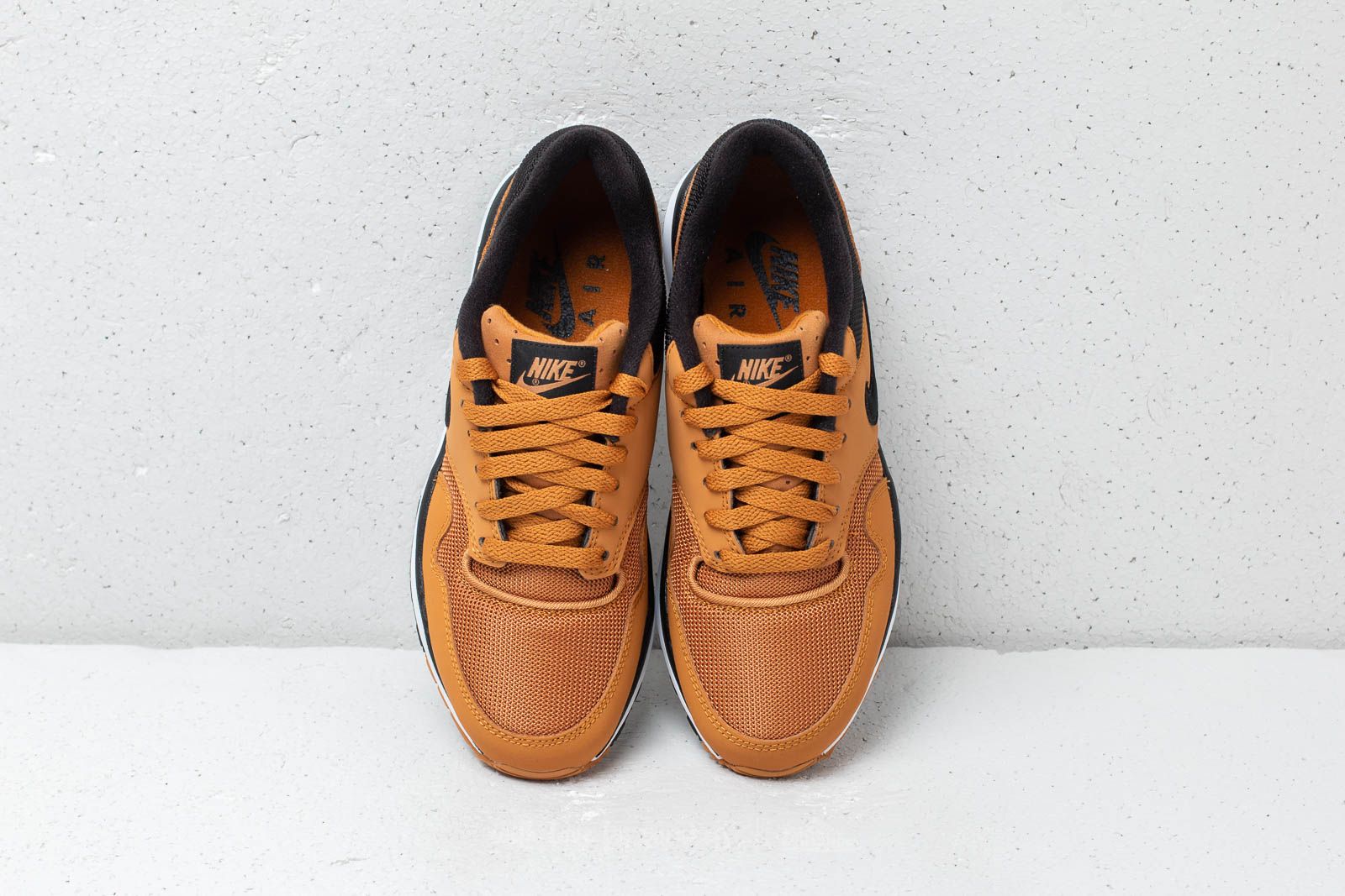 Nike air sales vortex desert ochre