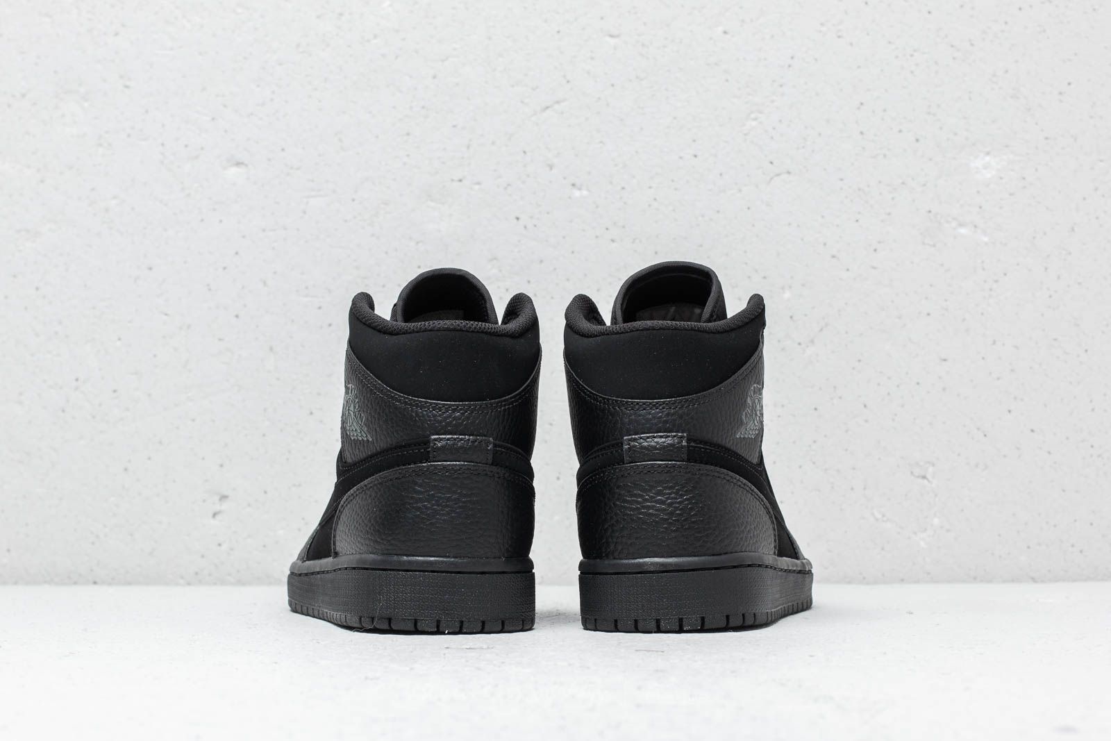 Pantofi Air Jordan 1 Mid Black/ Dark Smoke Grey-Black