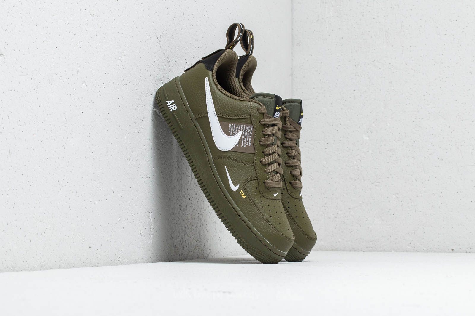 Zapatillas Hombre Nike Air Force 1 '07 LV8 Utility Olive Canvas/ White-Black