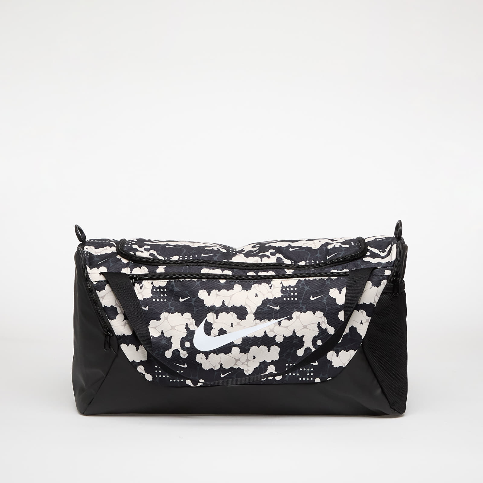 Nike Brasilia Duffel Bag Small, 41L Chalk/ Black/ White