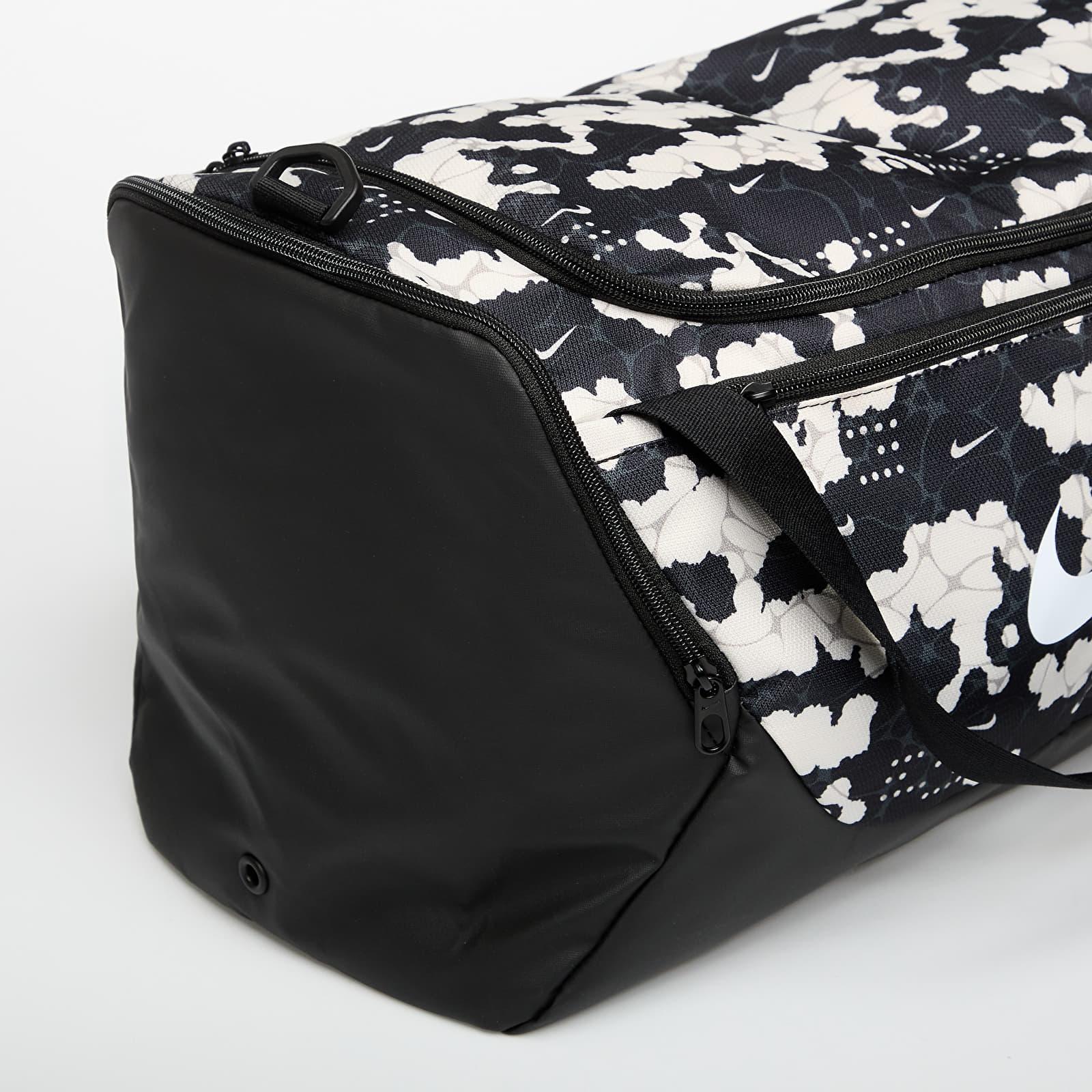 Duffle bag Nike Brasilia Duffel Bag Small, 41L Chalk/ Black/ White