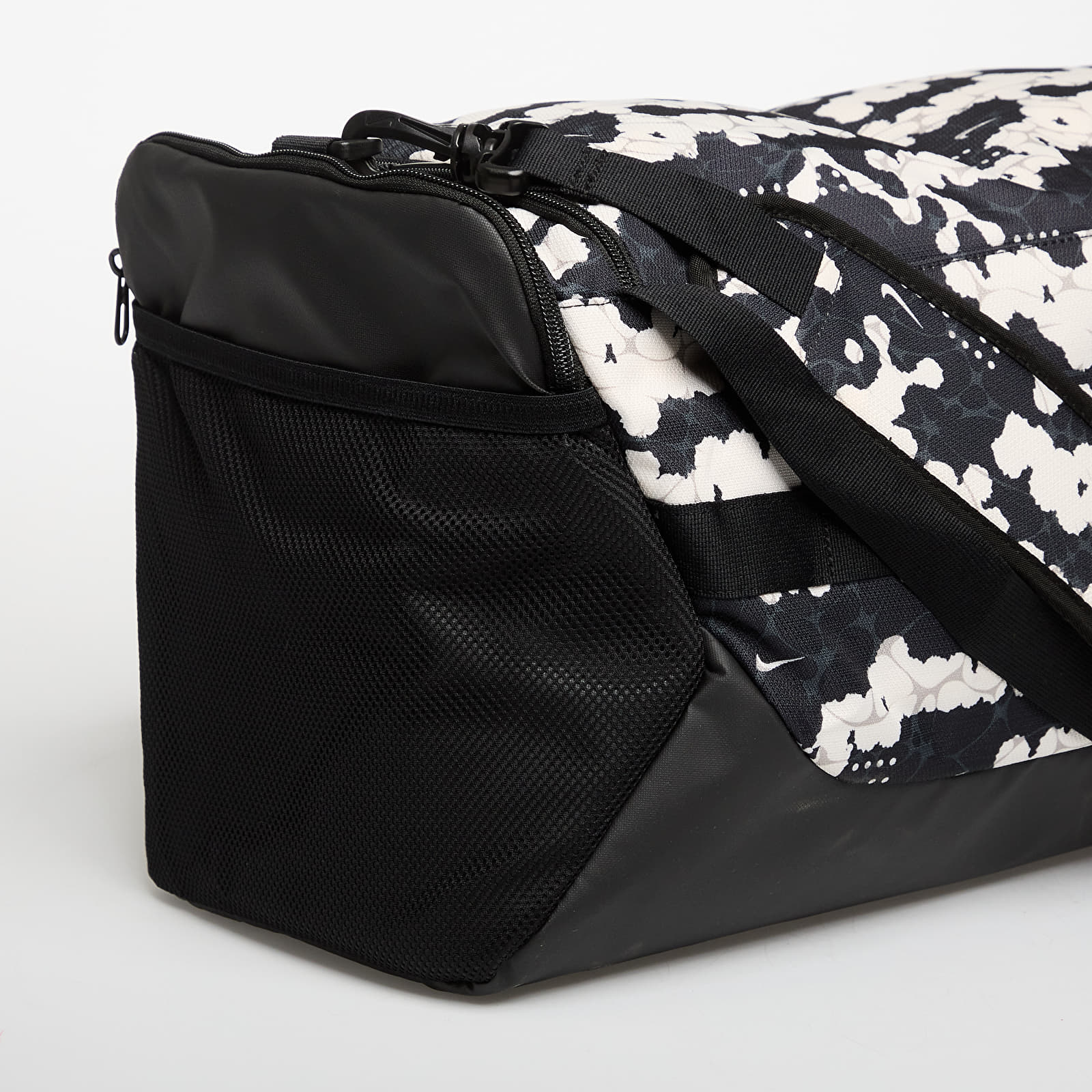 Duffle bag Nike Brasilia Duffel Bag Small, 41L Chalk/ Black/ White