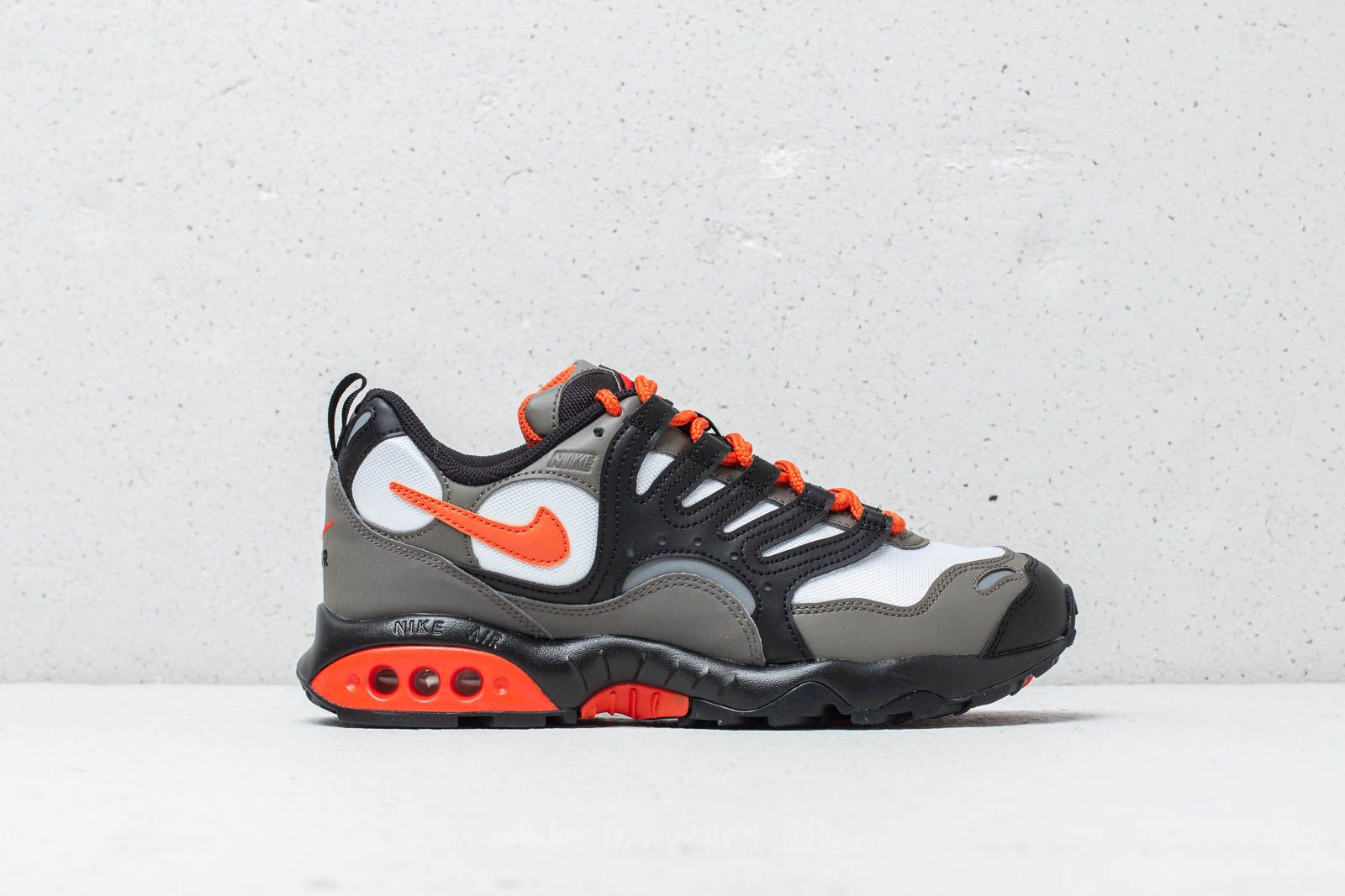 Men s shoes Nike Air Terra Humara 18 Olive Gray Deep Orange