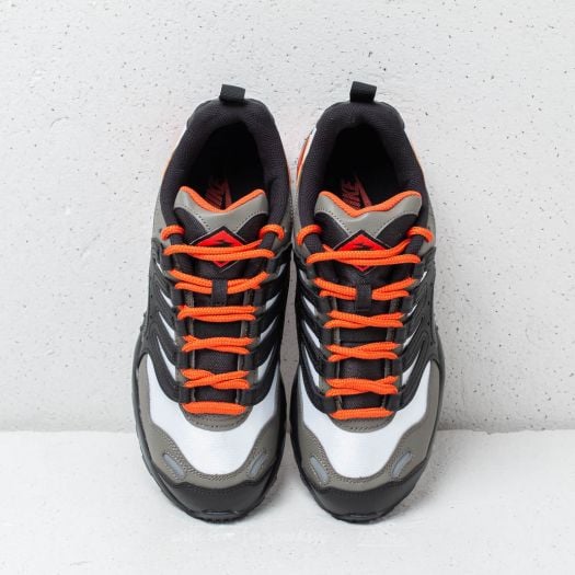 Nike air humara olive online
