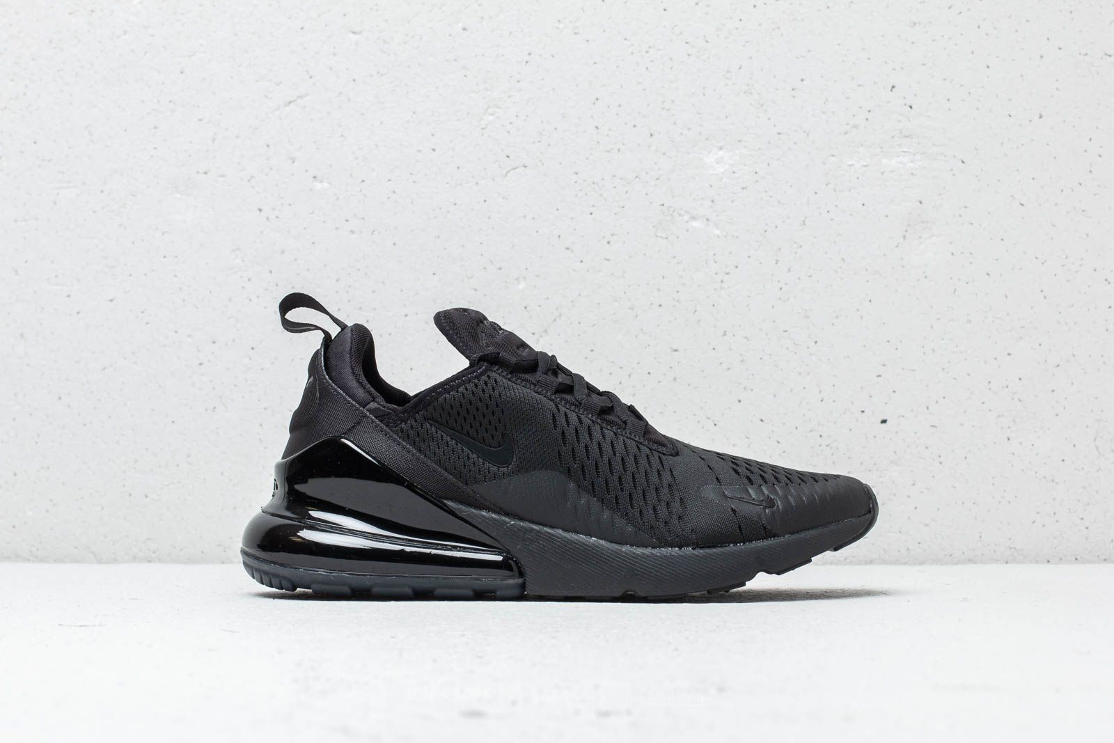 Black nike air max hotsell 270 mens