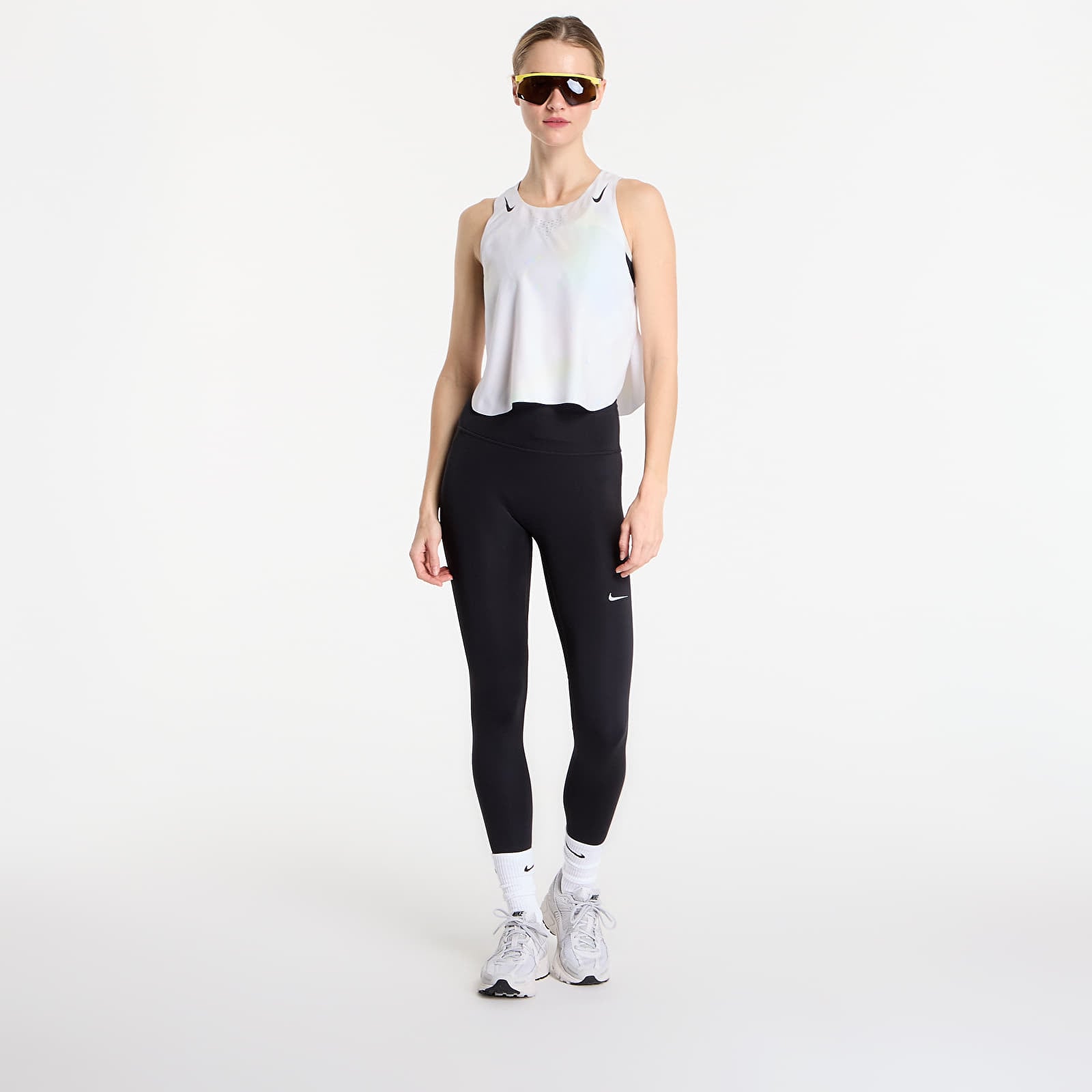 Västar Nike AeroSwift Women's Dri-FIT ADV Cropped Running Tank Top Off White/ Black