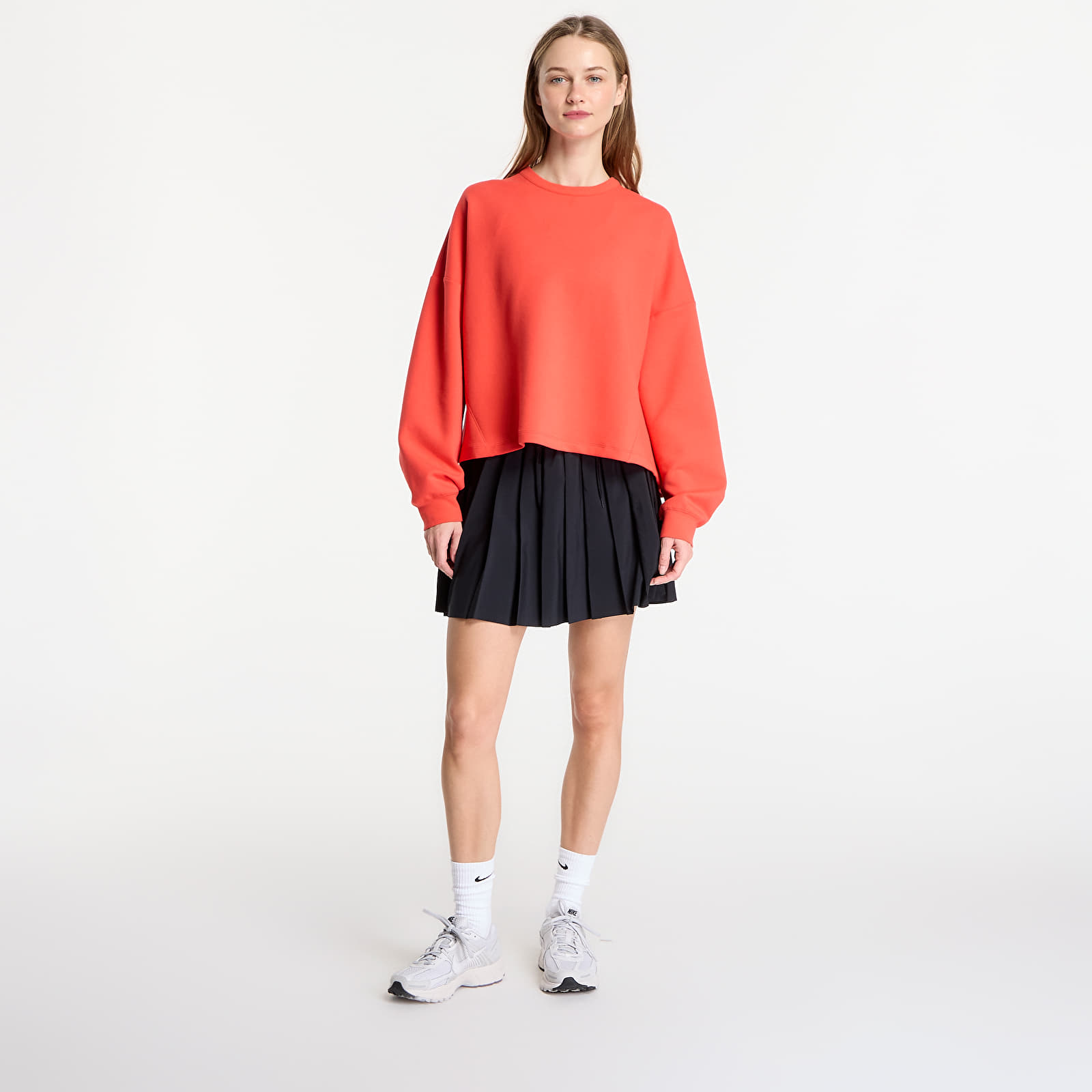 Hoodies and sweatshirts  Nike 24.7 ImpossiblySoft Women's Dri-FIT Oversized Crew-Neck Top Lt Crimson/ University Red