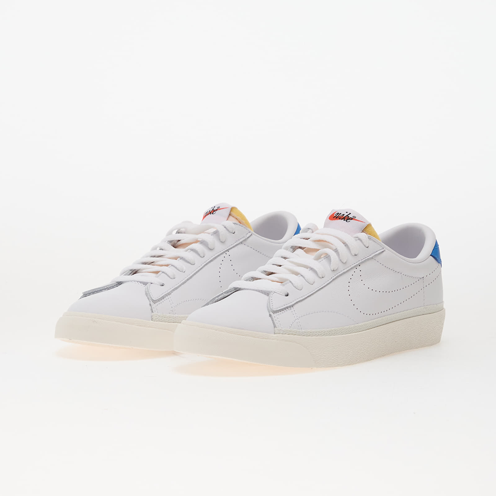 Herren Sneaker und Schuhe Nike Tennis Classic Ac White/ White-Lt Photo Blue-Team Orange