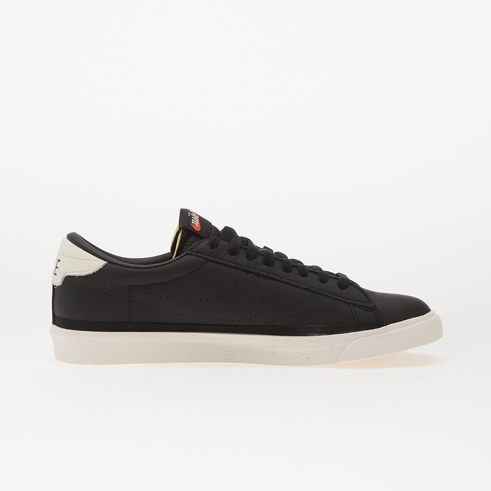 Pánské tenisky a boty Nike Tennis Classic Ac Black/ Black-Sail-Team Orange