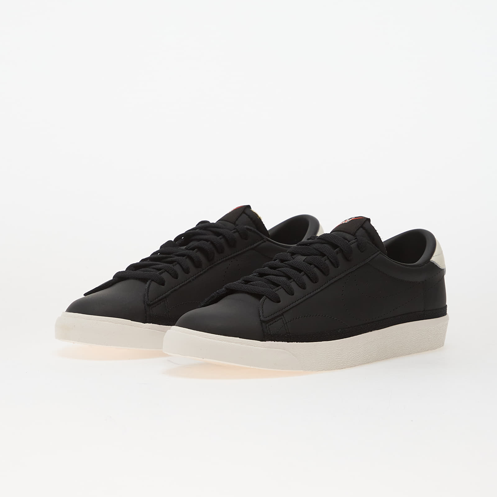 Pánské tenisky a boty Nike Tennis Classic Ac Black/ Black-Sail-Team Orange
