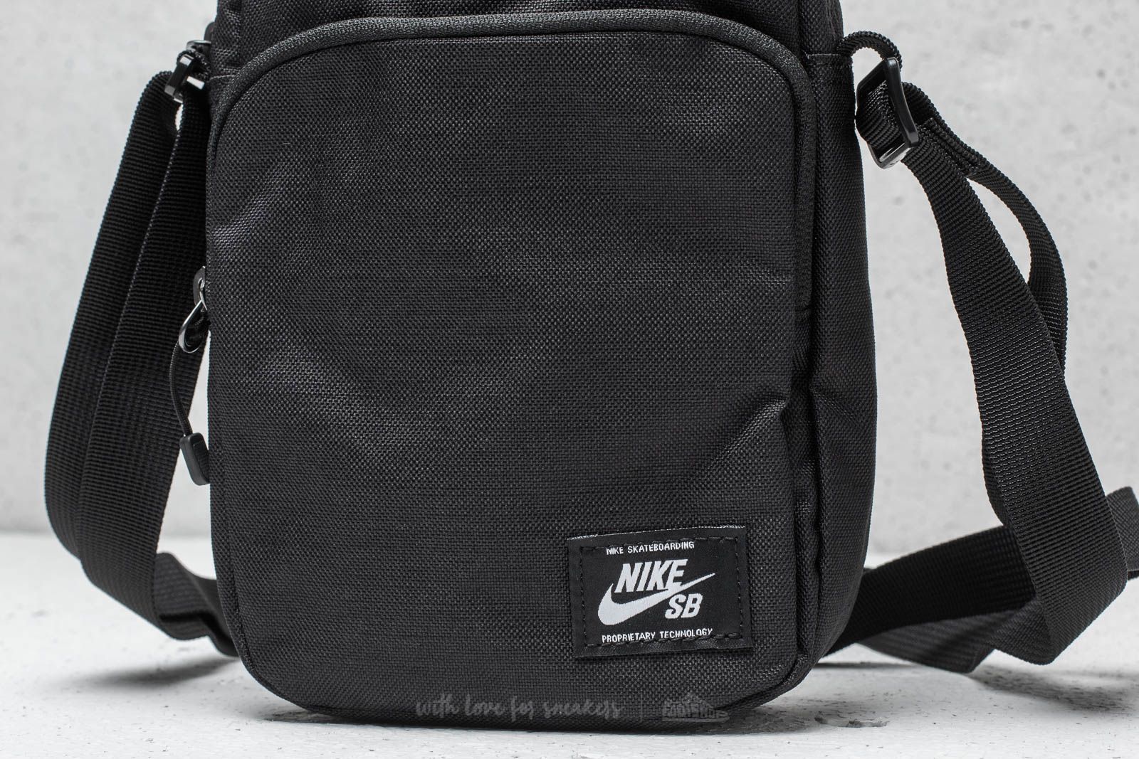 Nike sb small bag discount