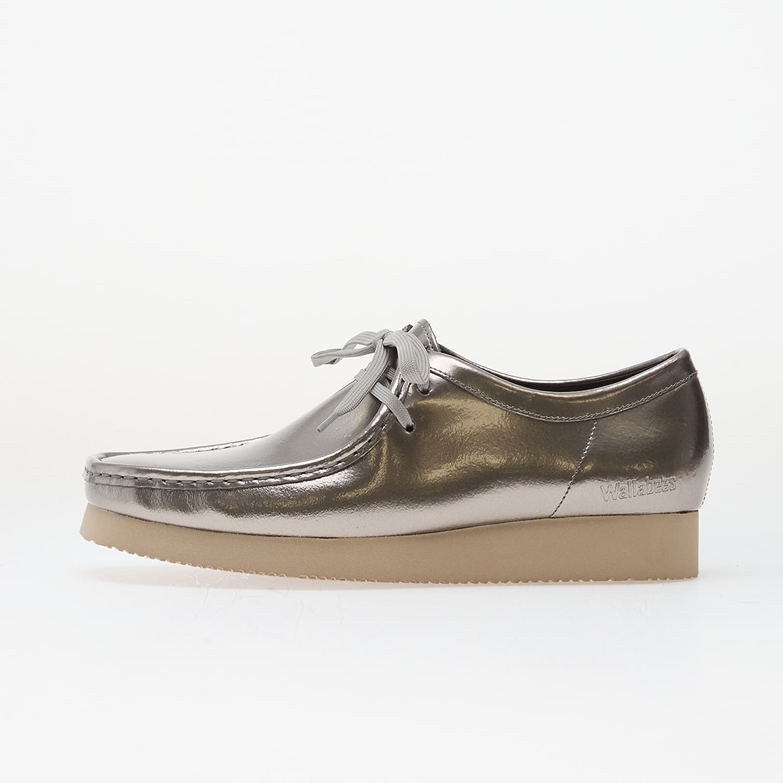 Levně Tenisky Clarks Originals Wallabee 2604 Silver Patent