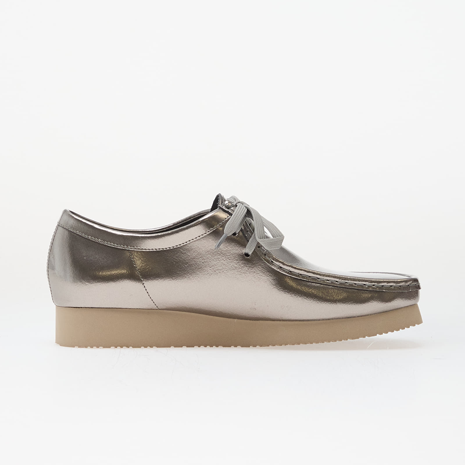 Chaussures et baskets homme Clarks Originals Wallabee 2604 Silver Patent