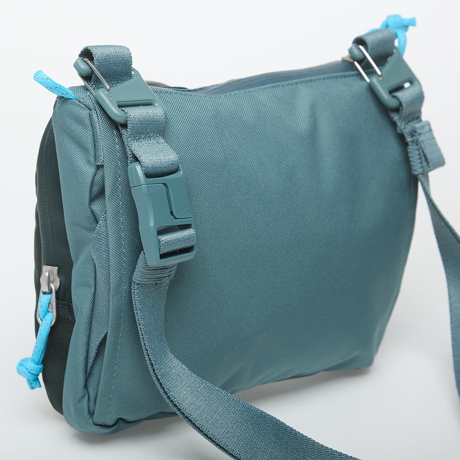 Umhängetaschen Nike ACG "DAYMAX" Crossbody Bag 3L Mineral Slate/ Black Spruce/ Baltic Blue