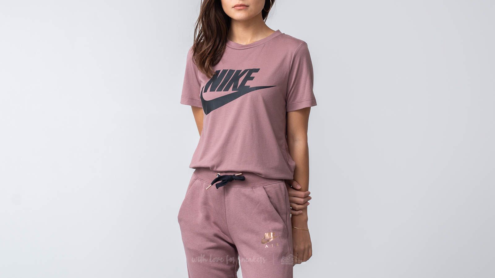 T shirts Nike Sportswear Essential Shortsleeve Tee Smokey Mauve