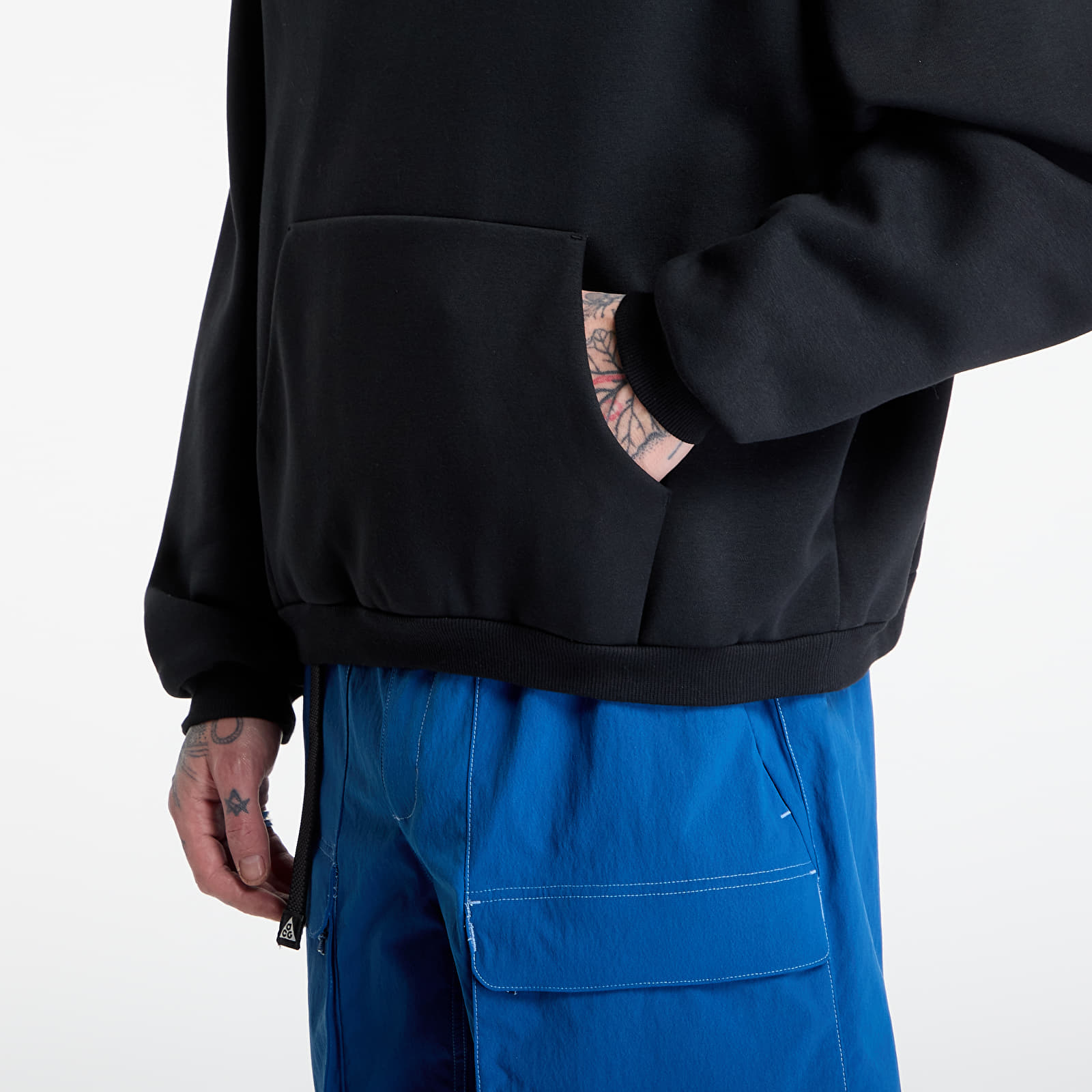 Moški hoodiji  Nike Standard Issue Men's Therma-FIT Brushed Basketball Pullover Hoodie Black/ Pale Ivory