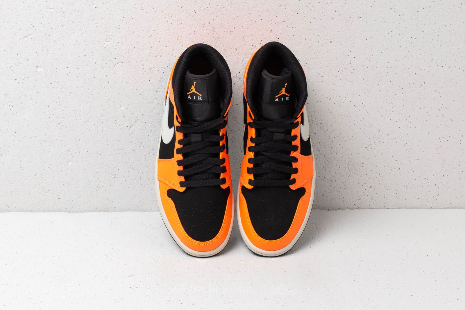 Men's shoes Air Jordan 1 Mid Black/ Cone-Light Bone